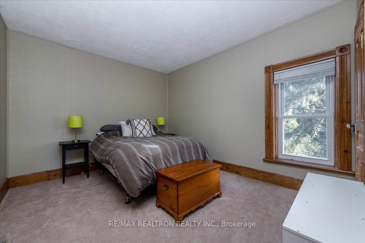 236787 13 Grey Road Property Photo 16