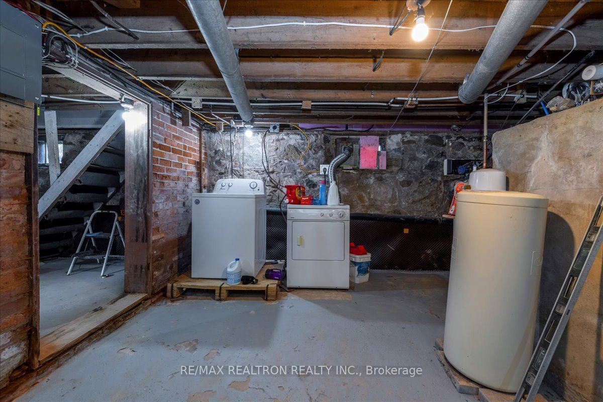 236787 13 Grey Road Property Photo 20