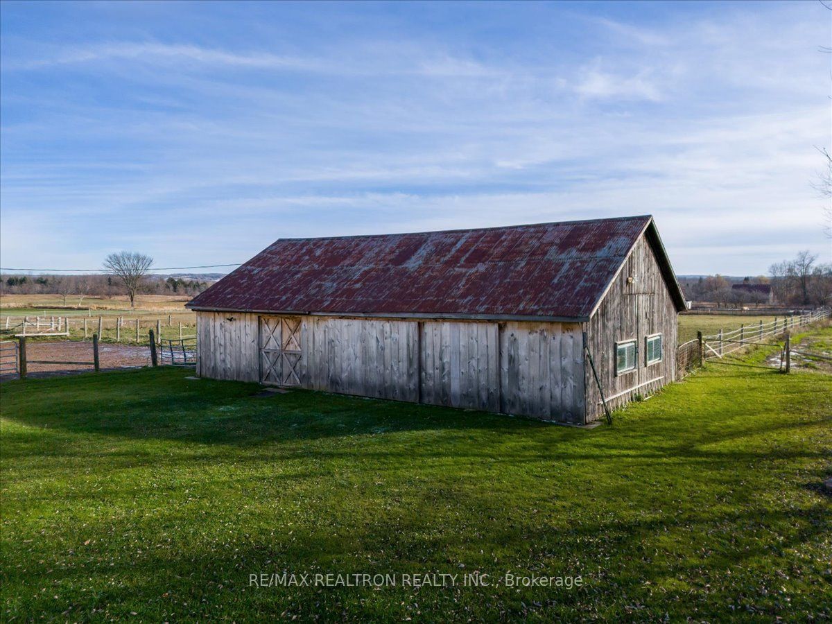 236787 13 Grey Road Property Photo 23