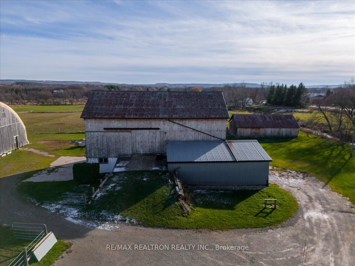 236787 13 Grey Road Property Photo 35