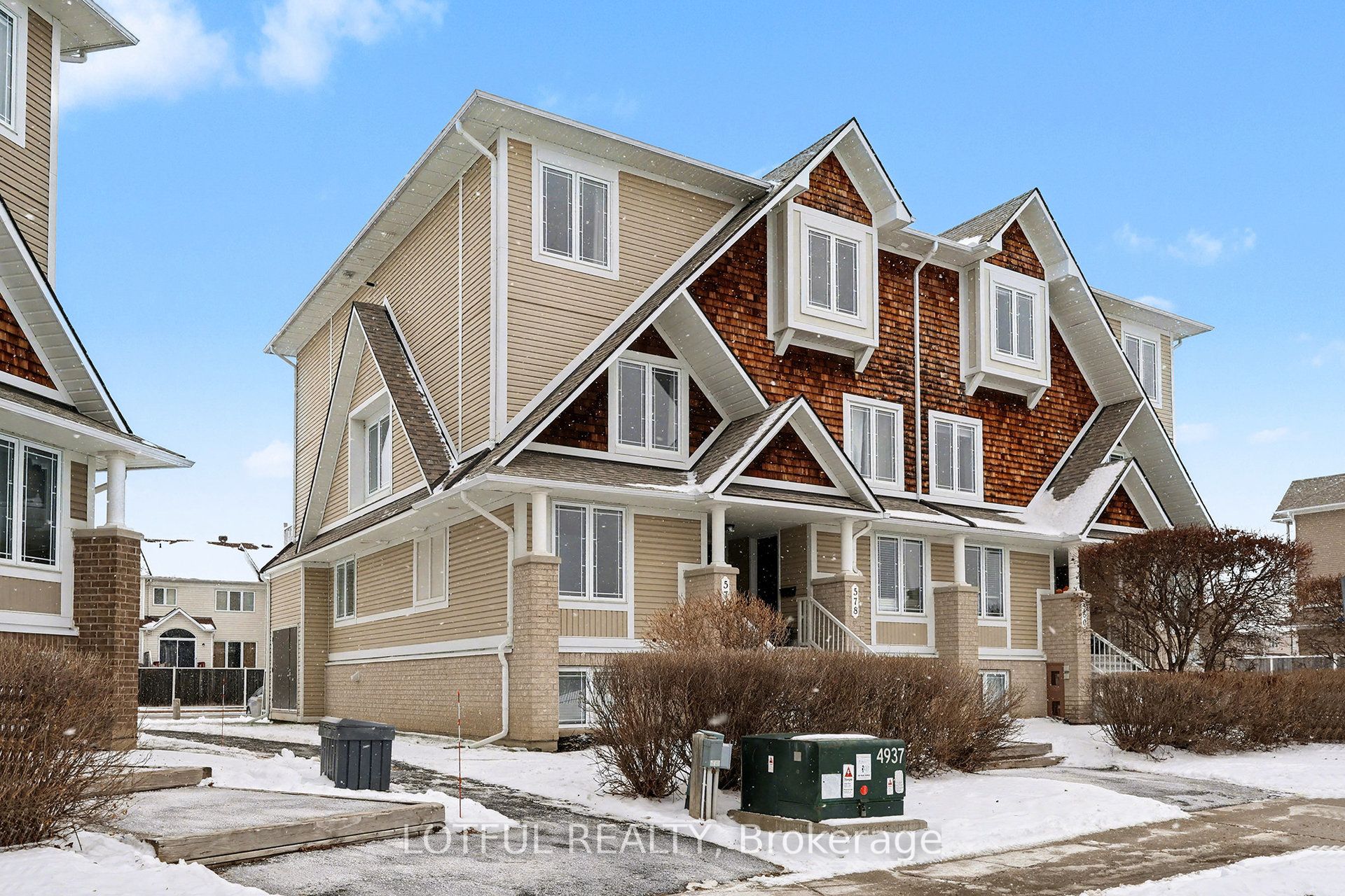 576 Lakeridge Drive Property Photo 3