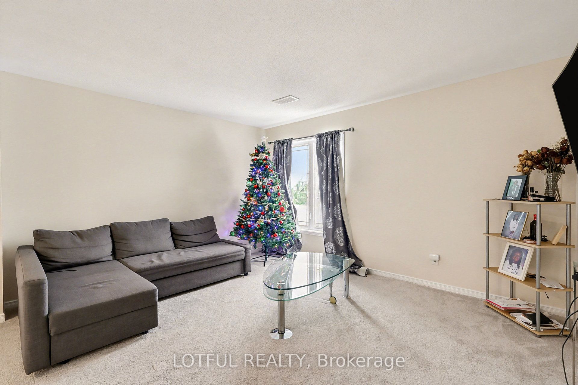 576 Lakeridge Drive Property Photo 5