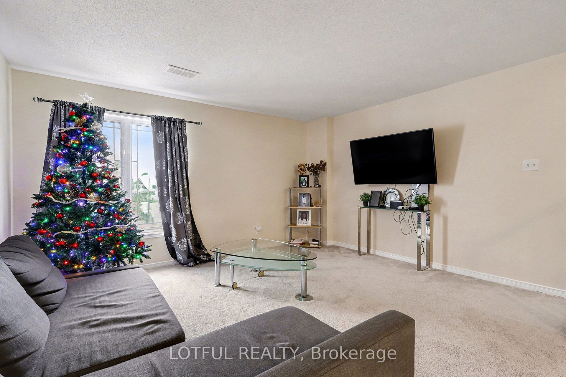 576 Lakeridge Drive Property Photo 8
