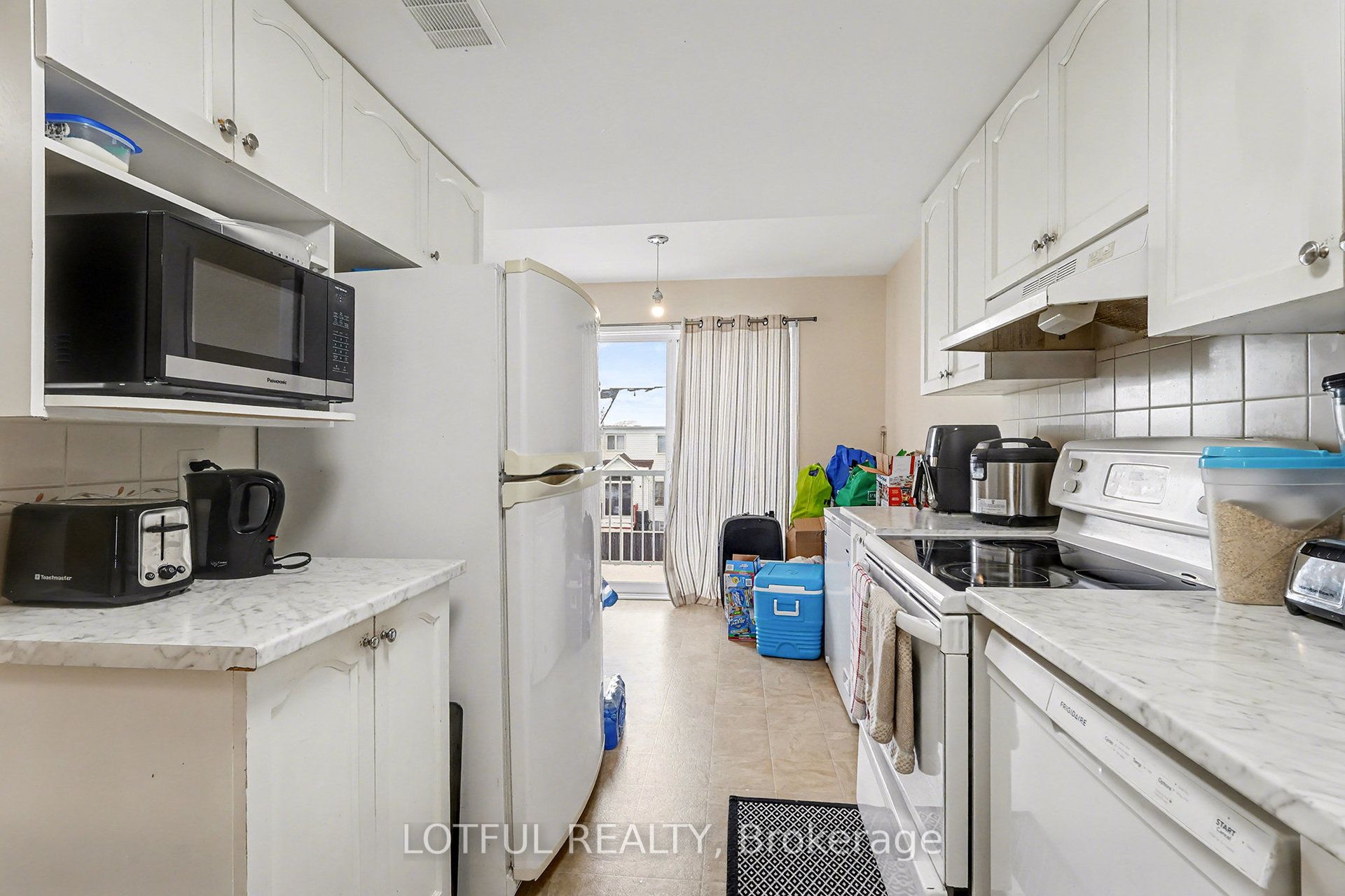 576 Lakeridge Drive Property Photo 10