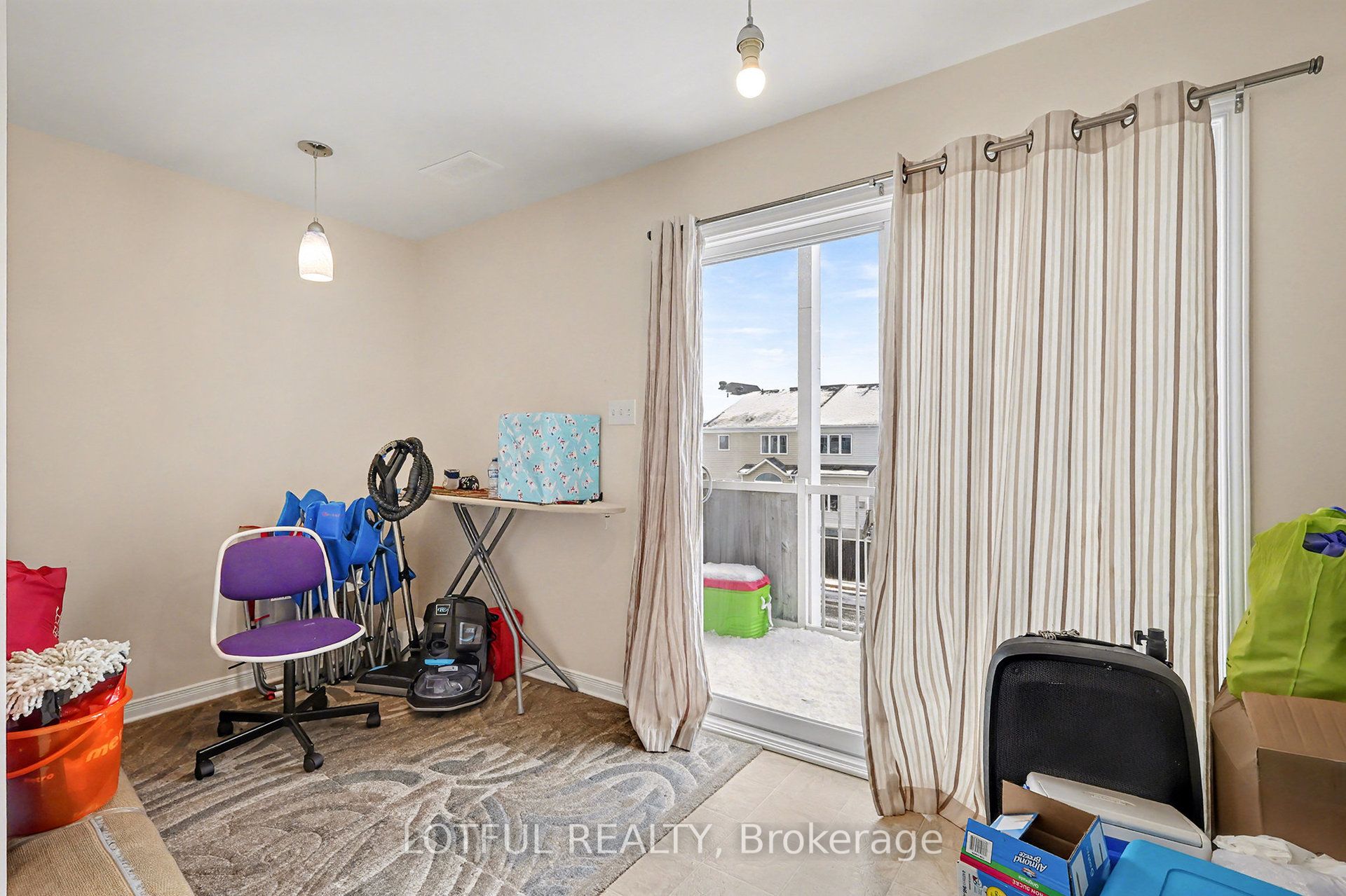 576 Lakeridge Drive Property Photo 11