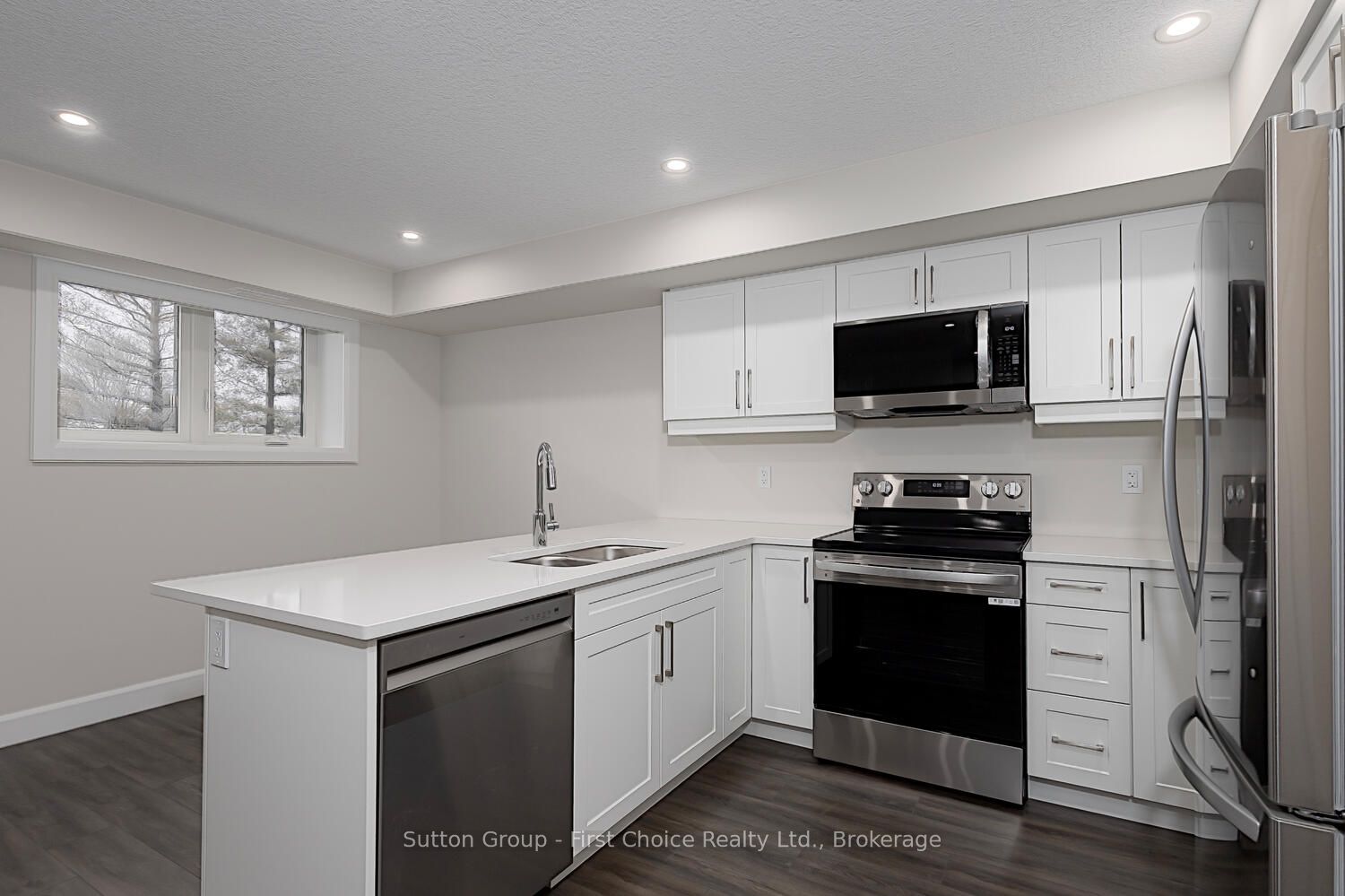 3202 Vivian Line Unit 32 Property Photo 7