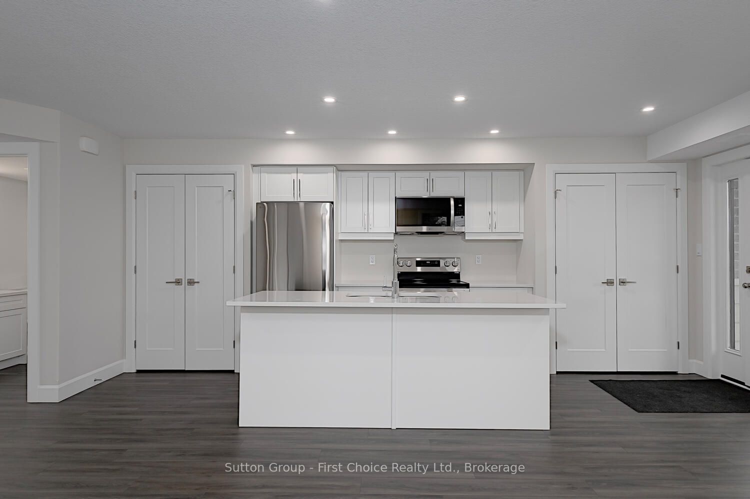 3202 Vivian Line Unit 37 Property Photo 8