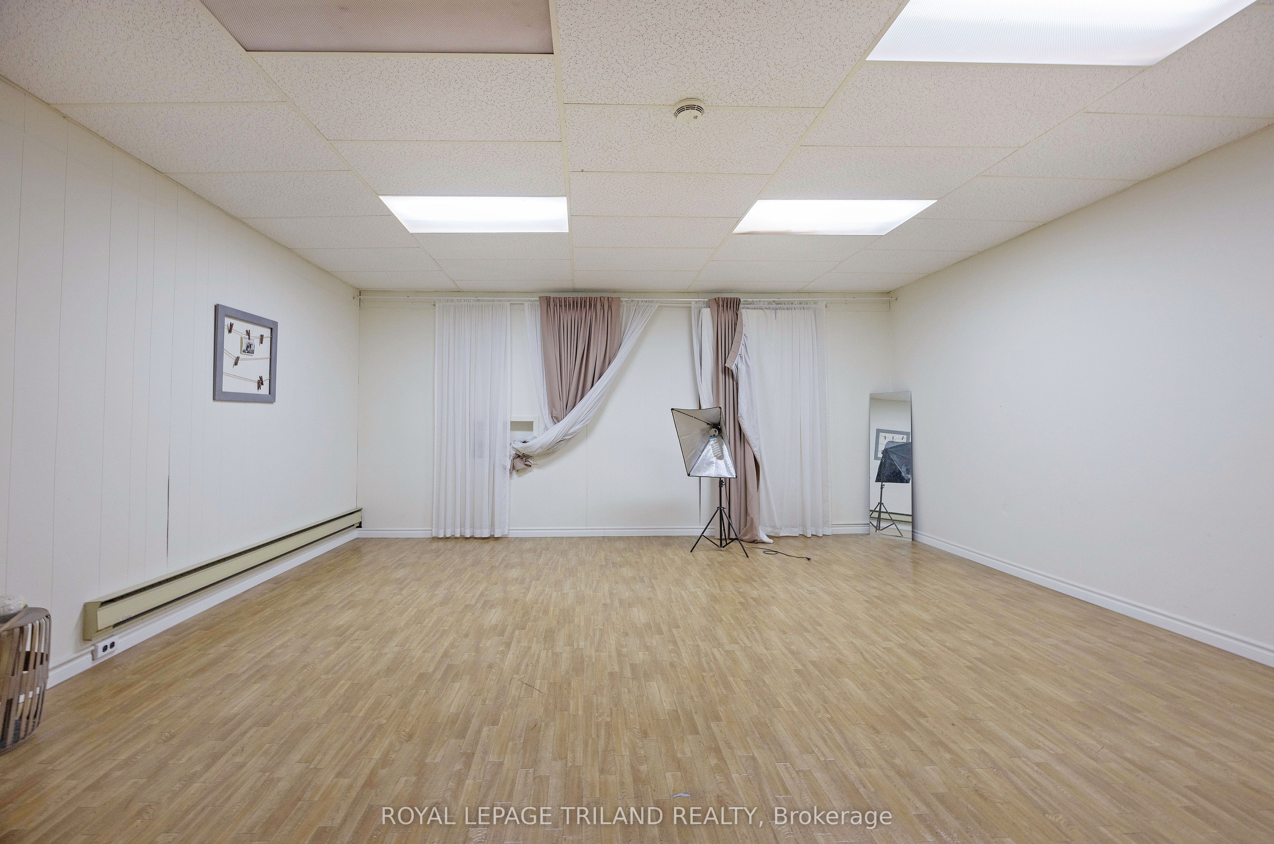 575 Talbot Street Property Photo 25
