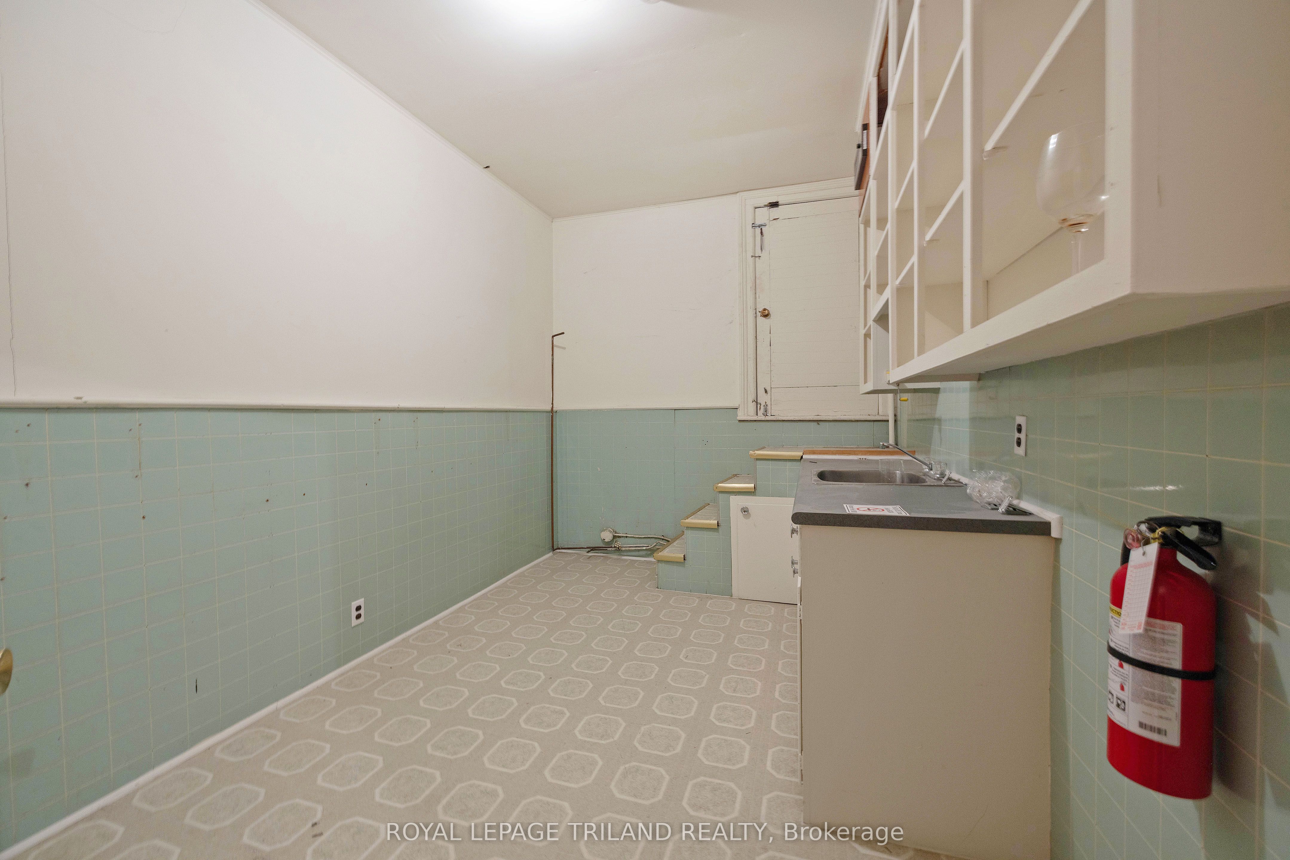 575 Talbot Street Property Photo 27