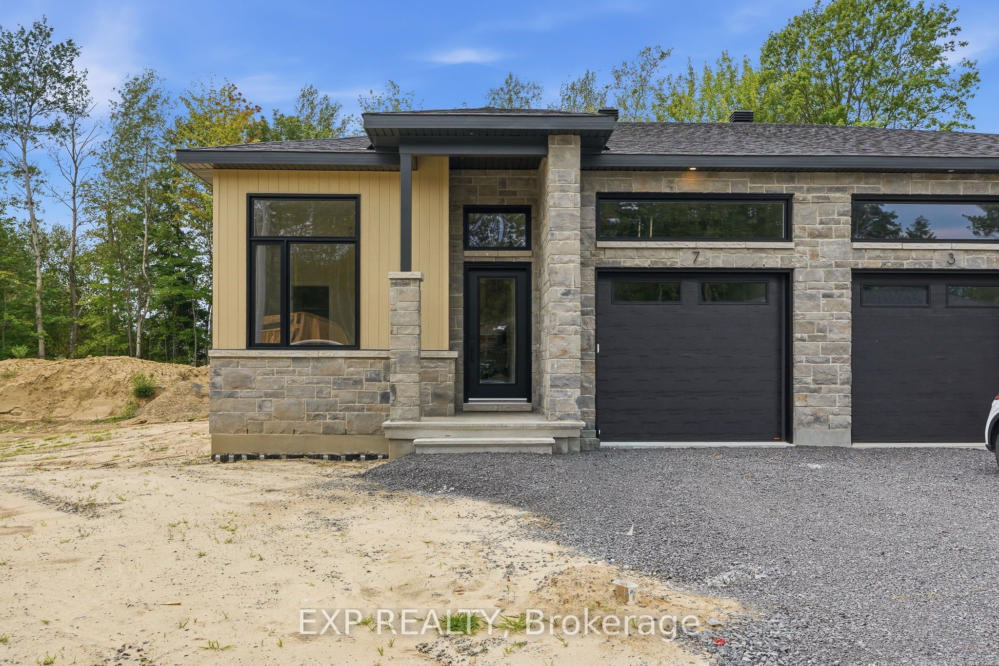 71 Hughes Circle Property Photo 2
