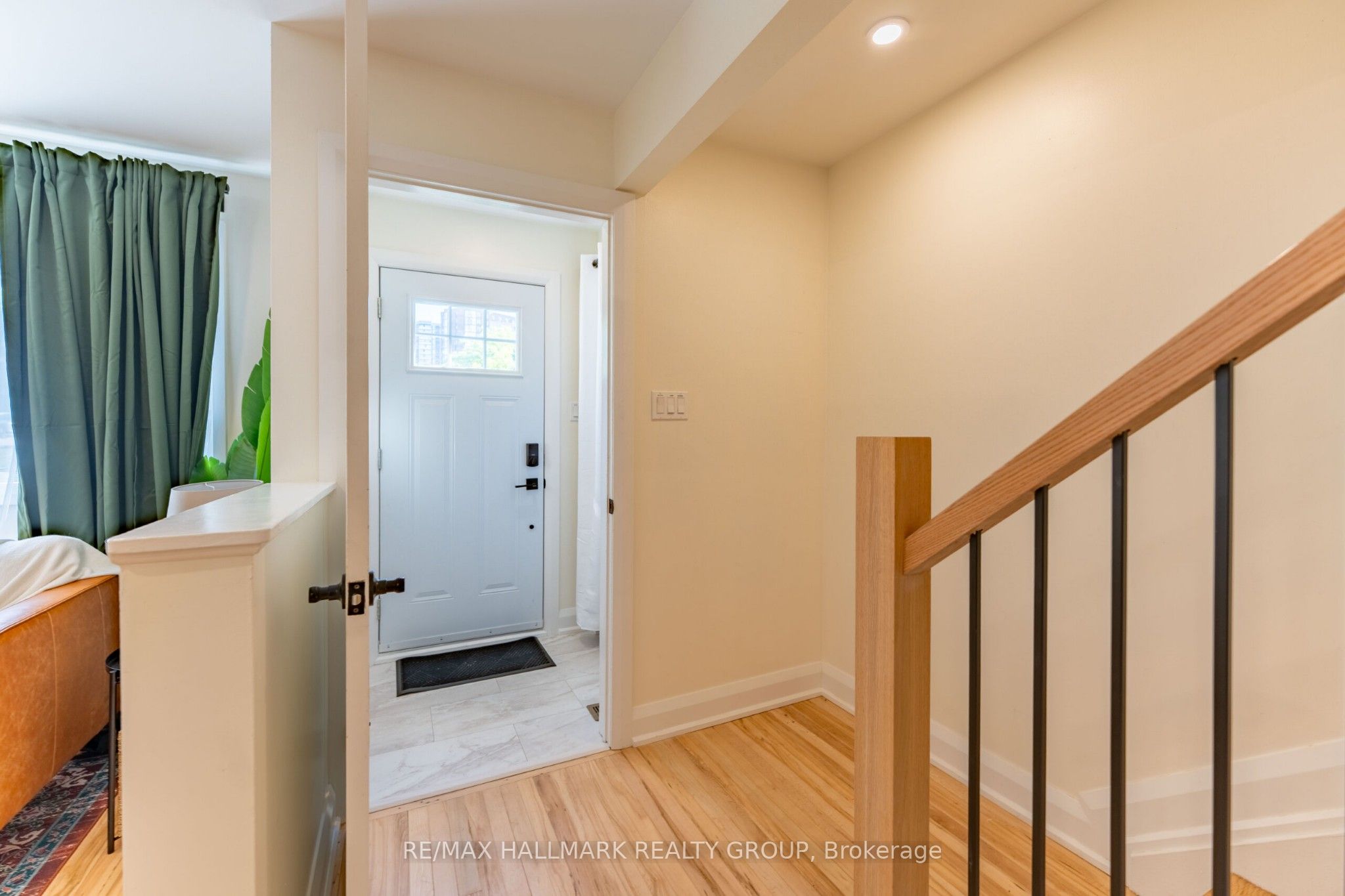 820 Grenon Avenue Property Photo 3