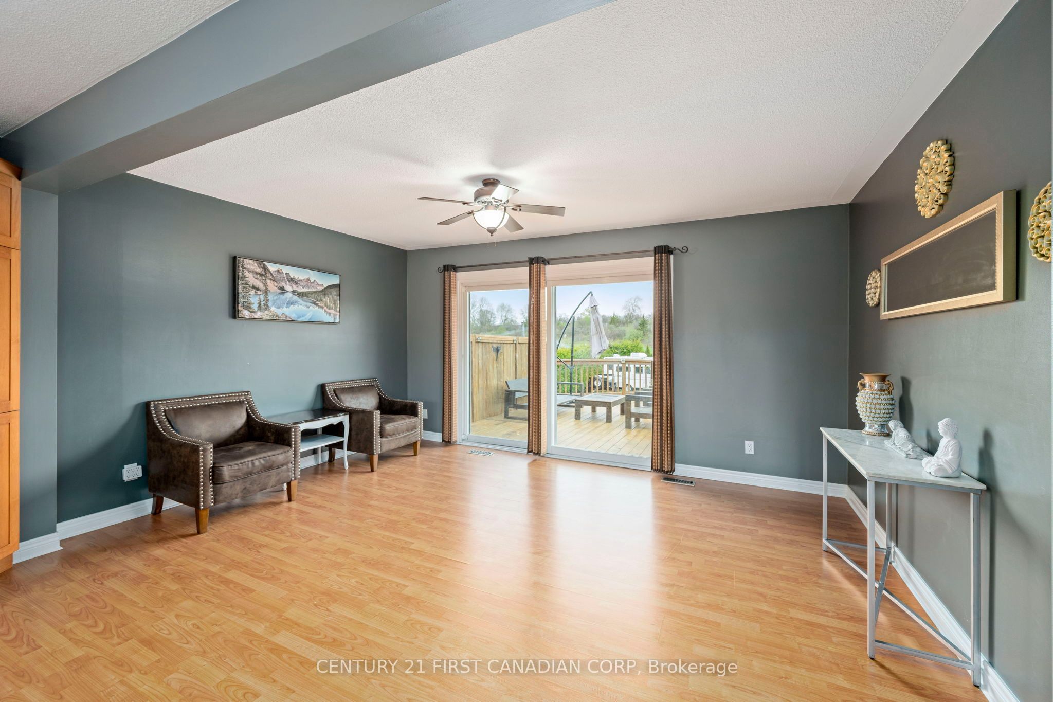 2720 Catherine Street Property Photo 6