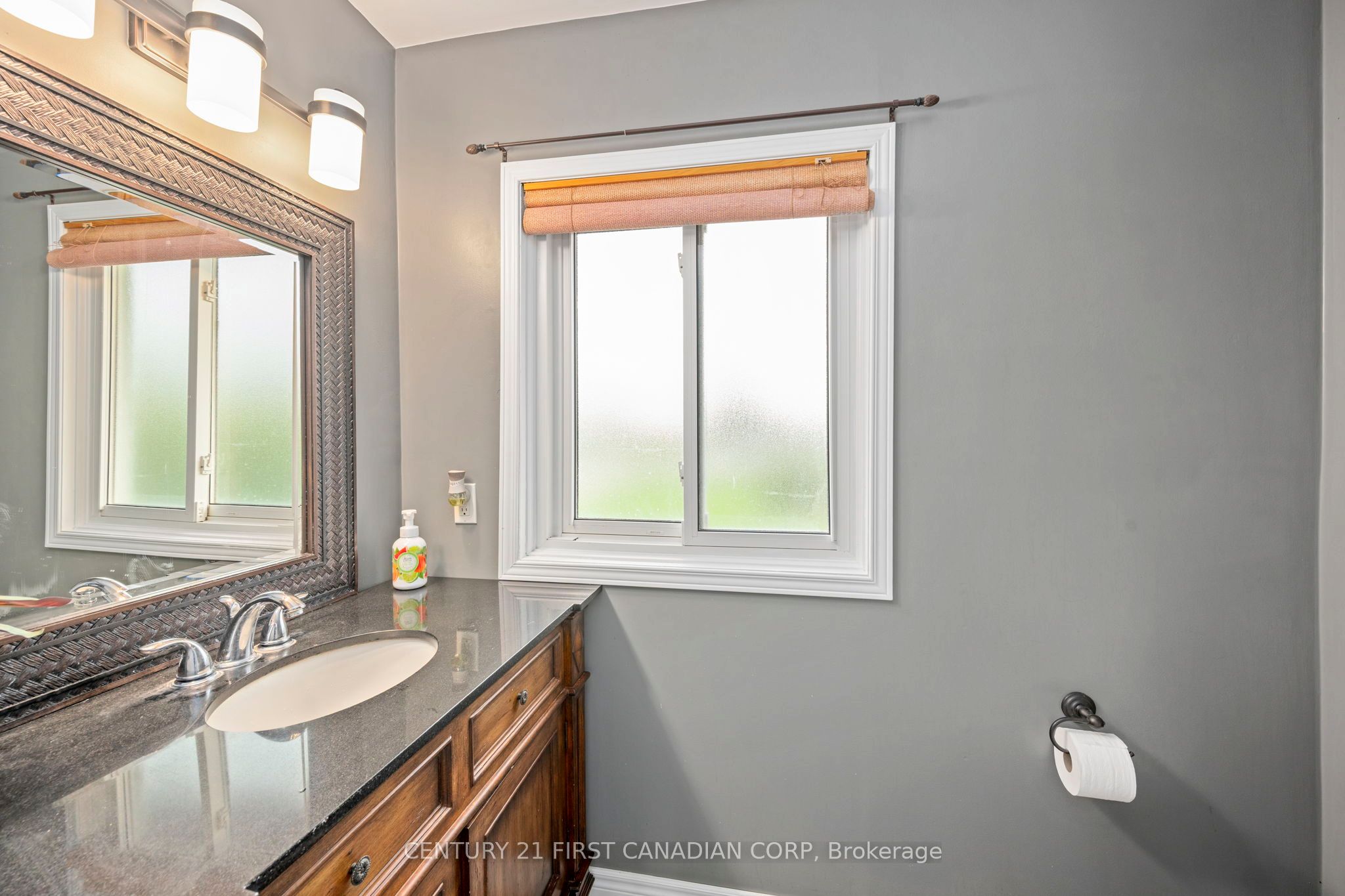 2720 Catherine Street Property Photo 12