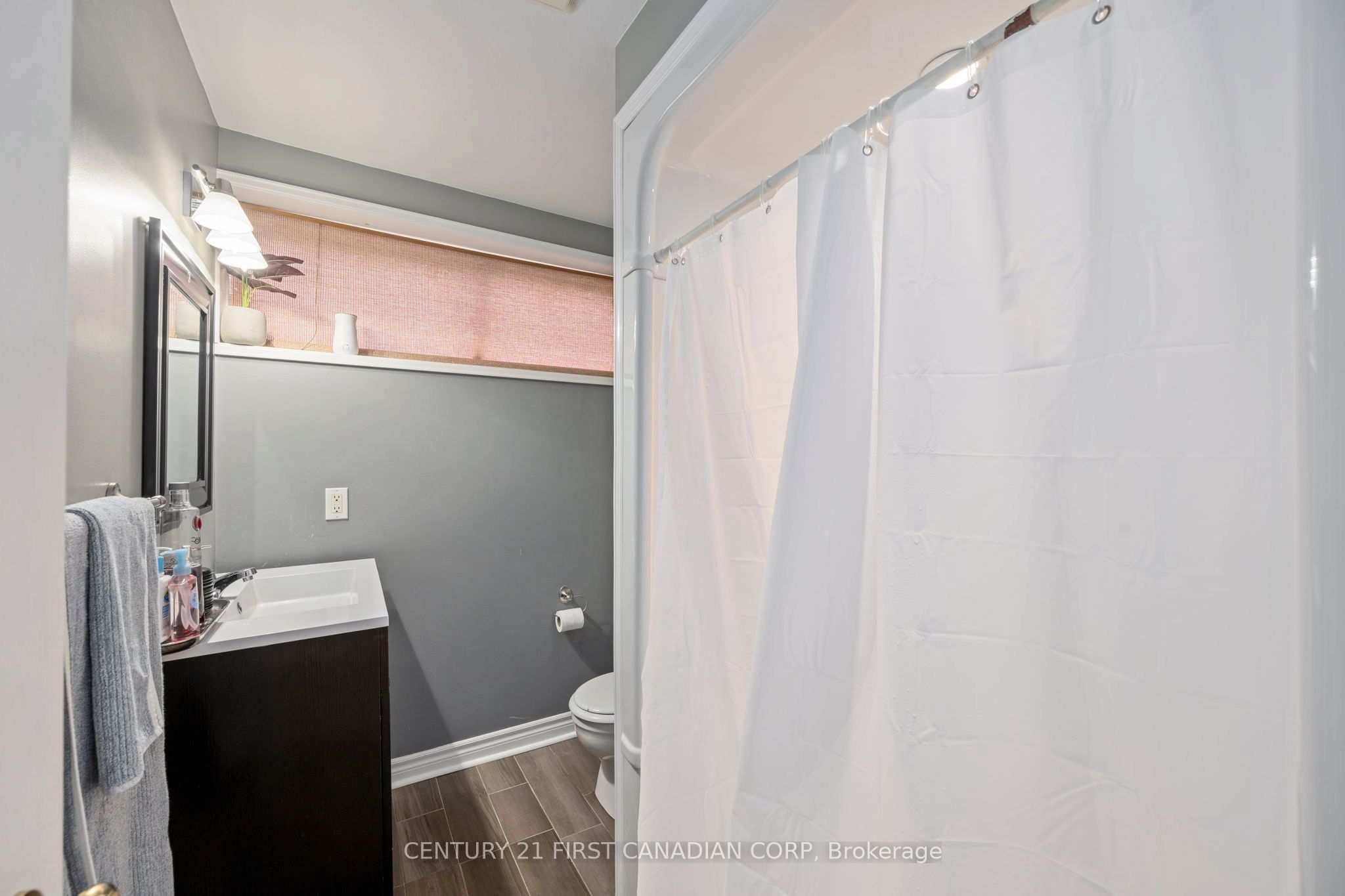 2720 Catherine Street Property Photo 22
