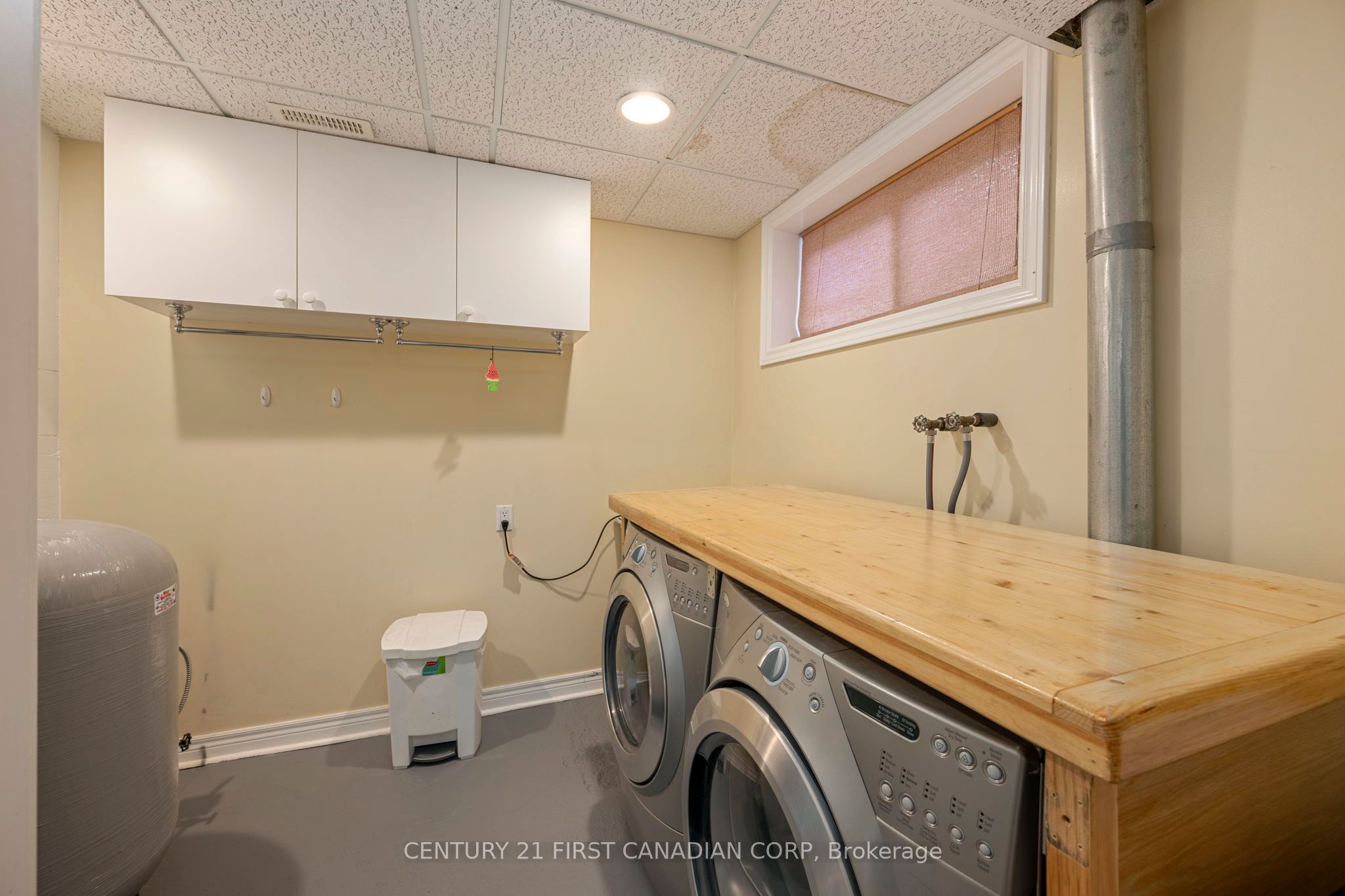 2720 Catherine Street Property Photo 24