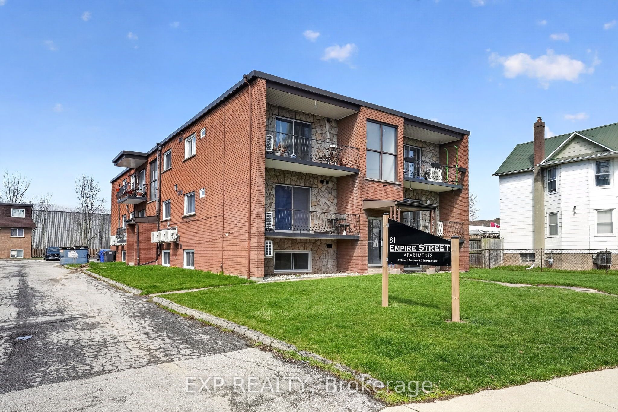 81 Empire Street Property Photo 4