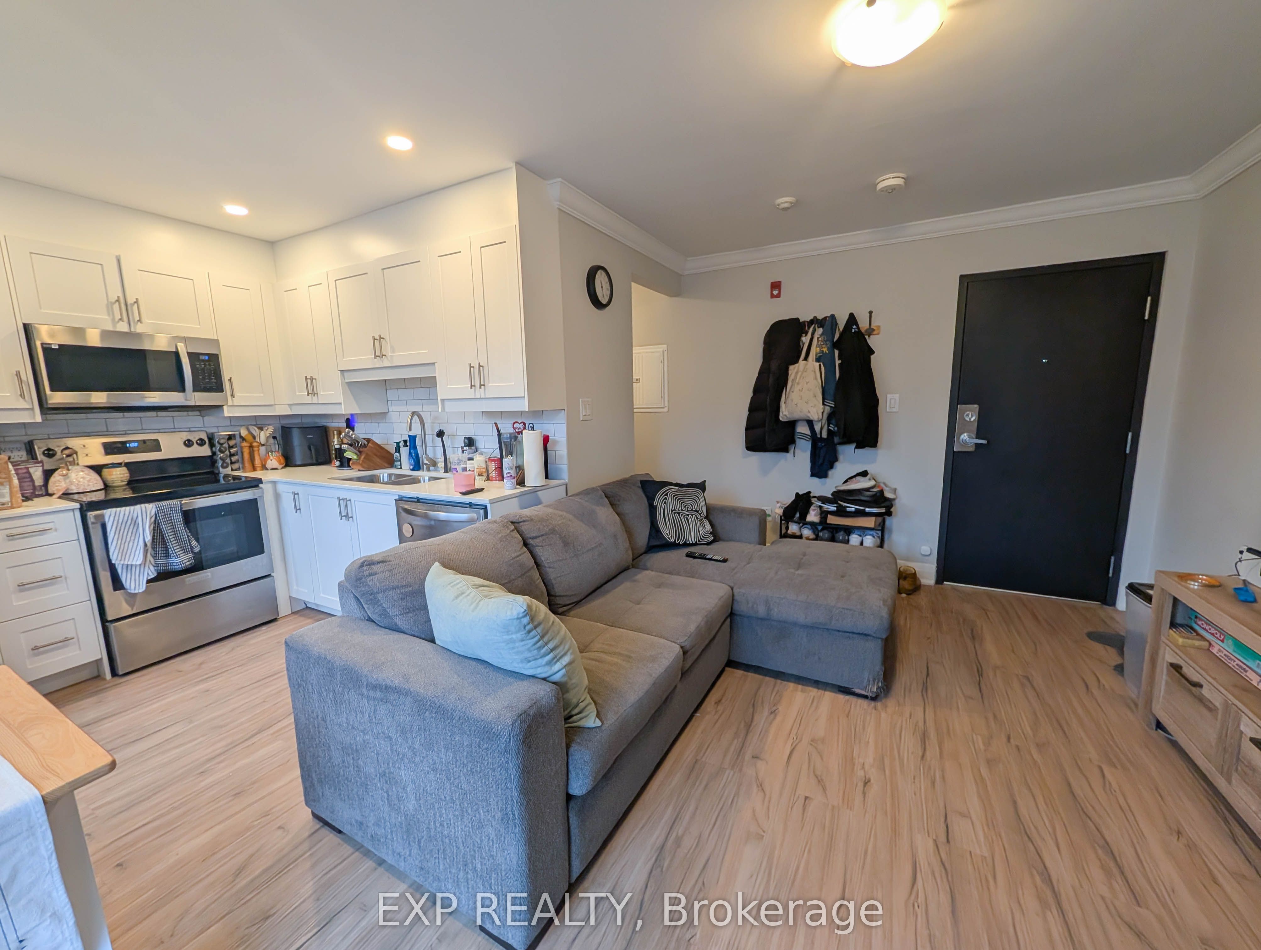 81 Empire Street Property Photo 12