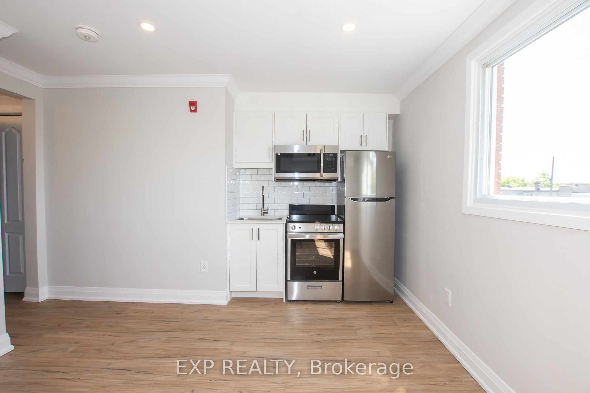 81 Empire Street Property Photo 39