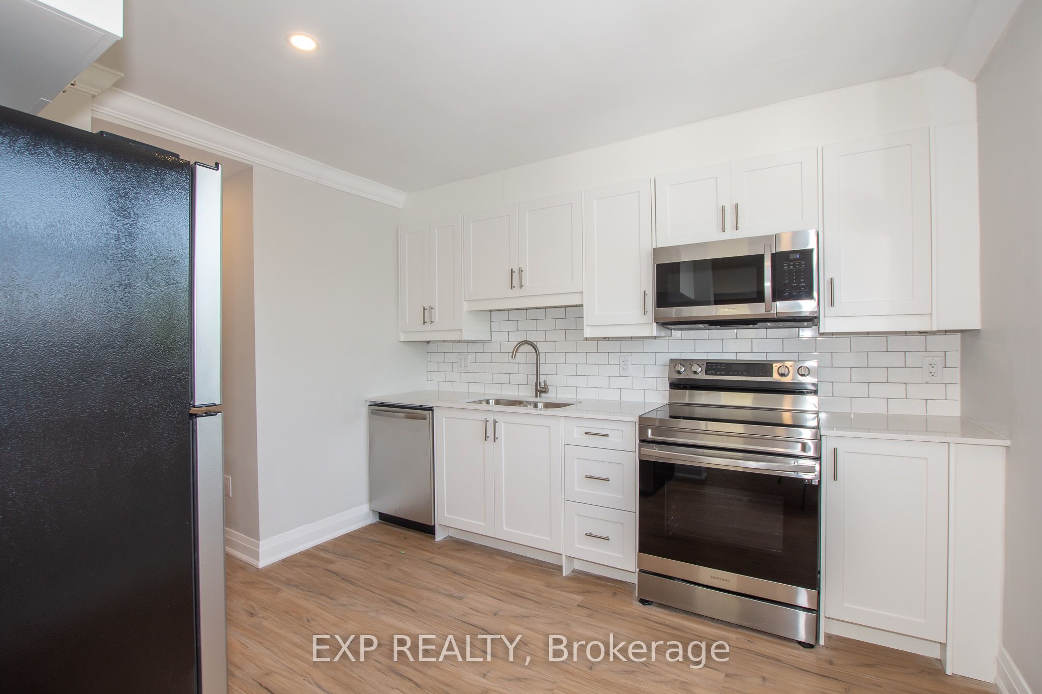 81 Empire Street Property Photo 42