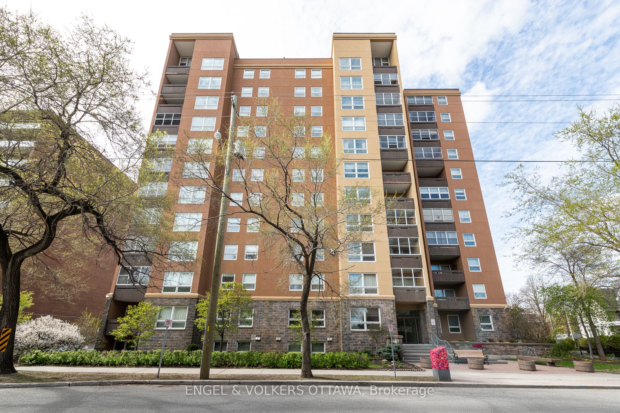 373 LAURIER Avenue E 906 Property Photo 1