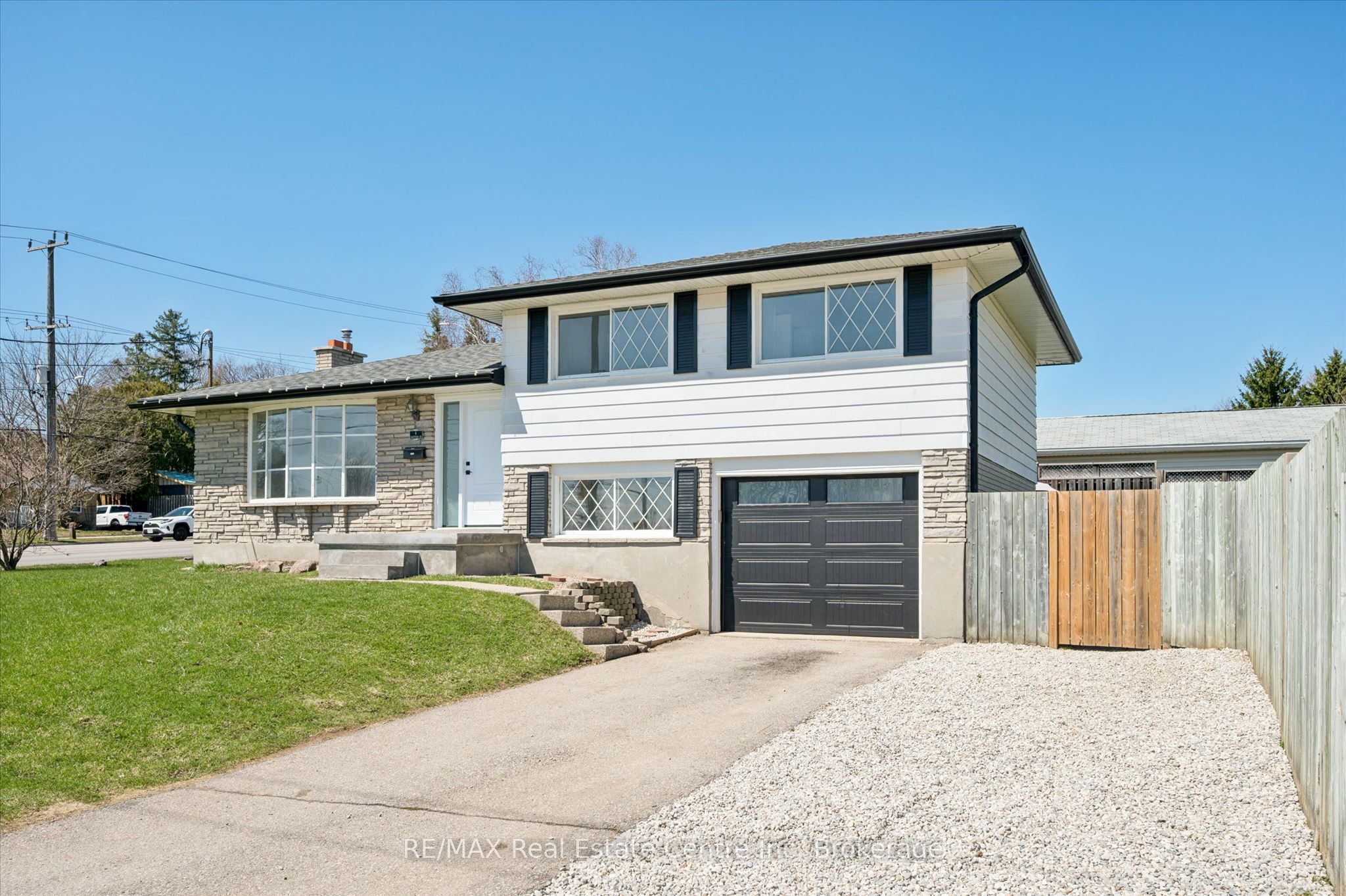 6 Eastview Road Property Photo 2