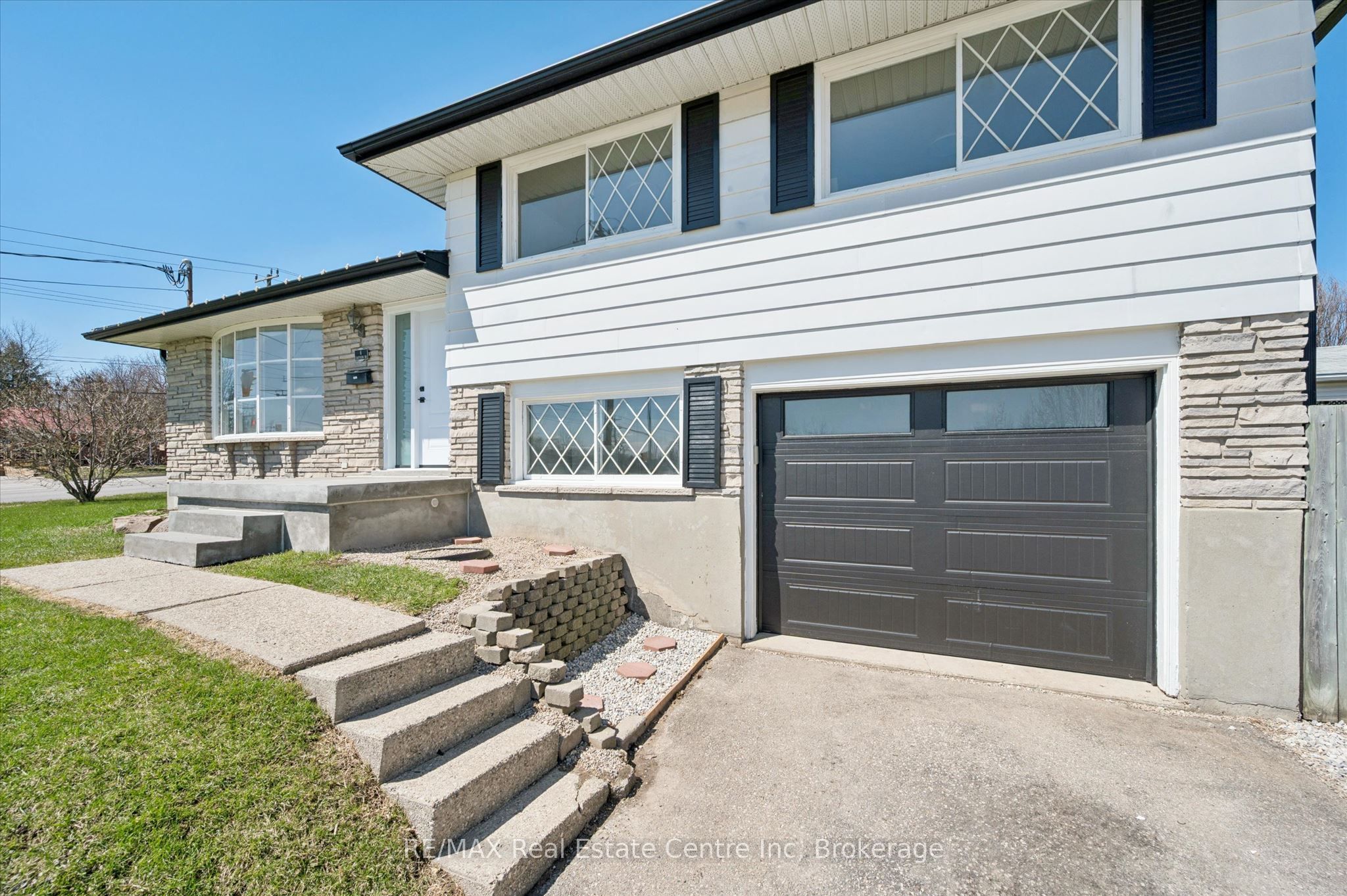6 Eastview Road Property Photo 4