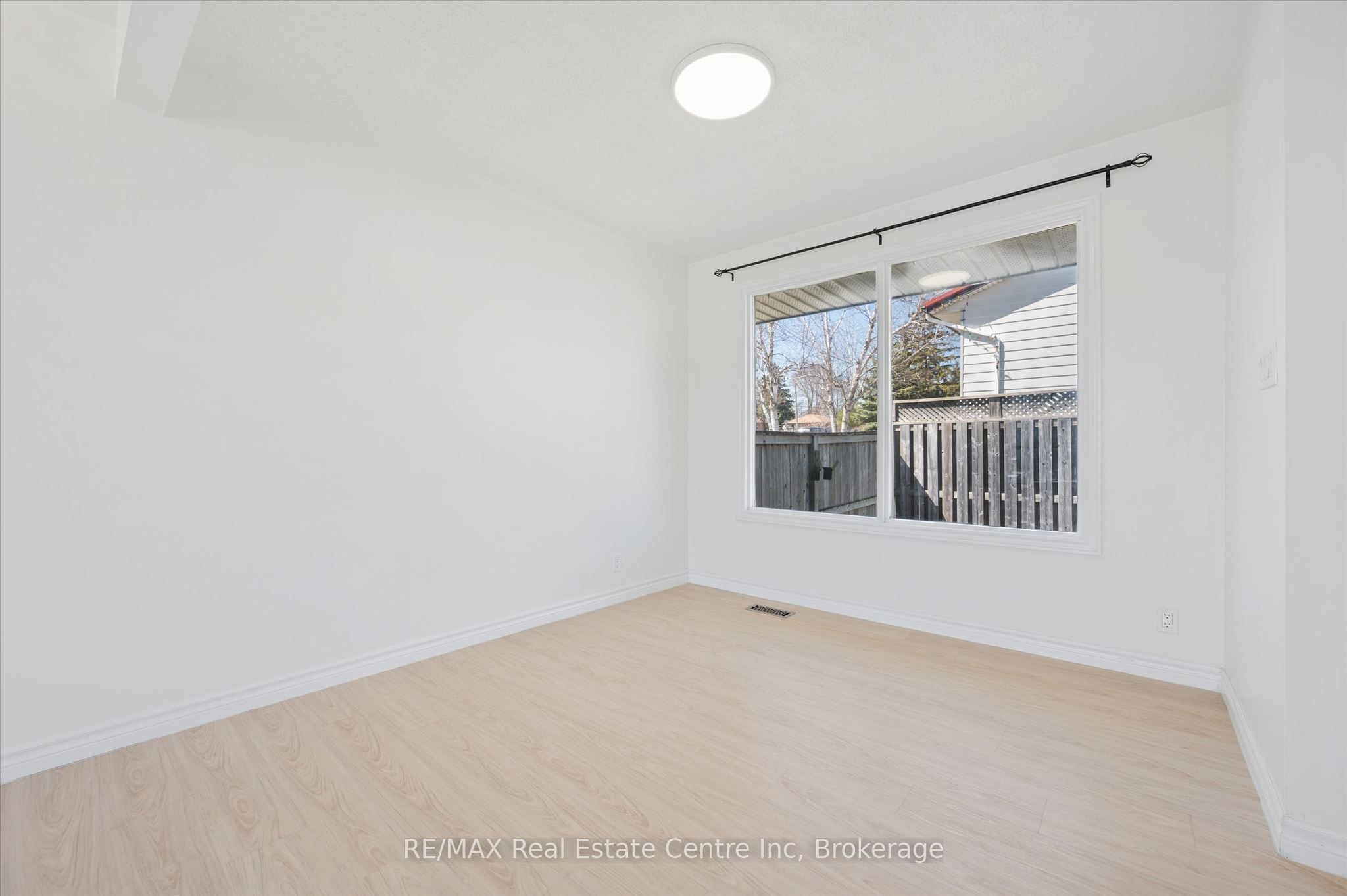 6 Eastview Road Property Photo 12