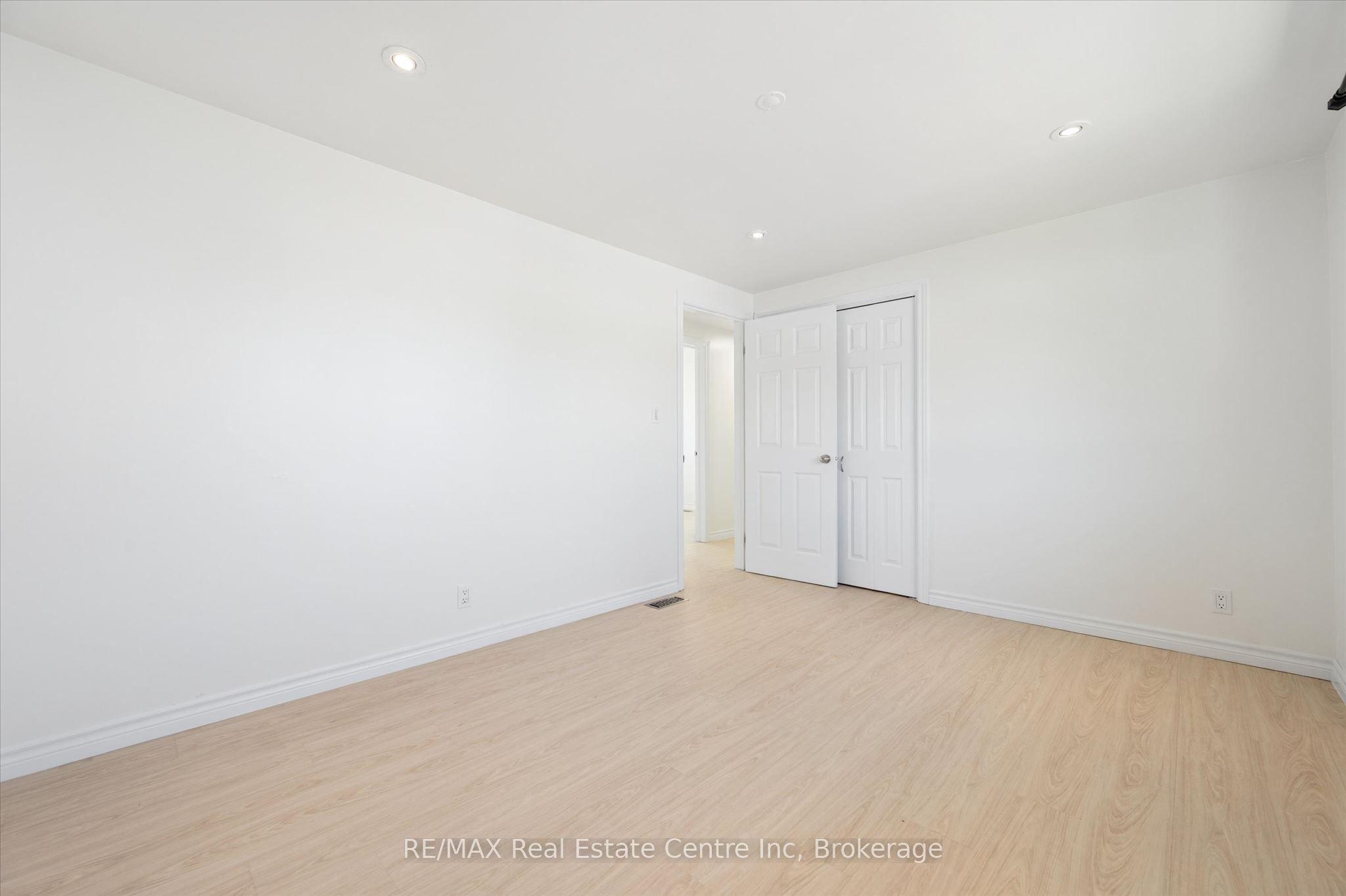 6 Eastview Road Property Photo 17