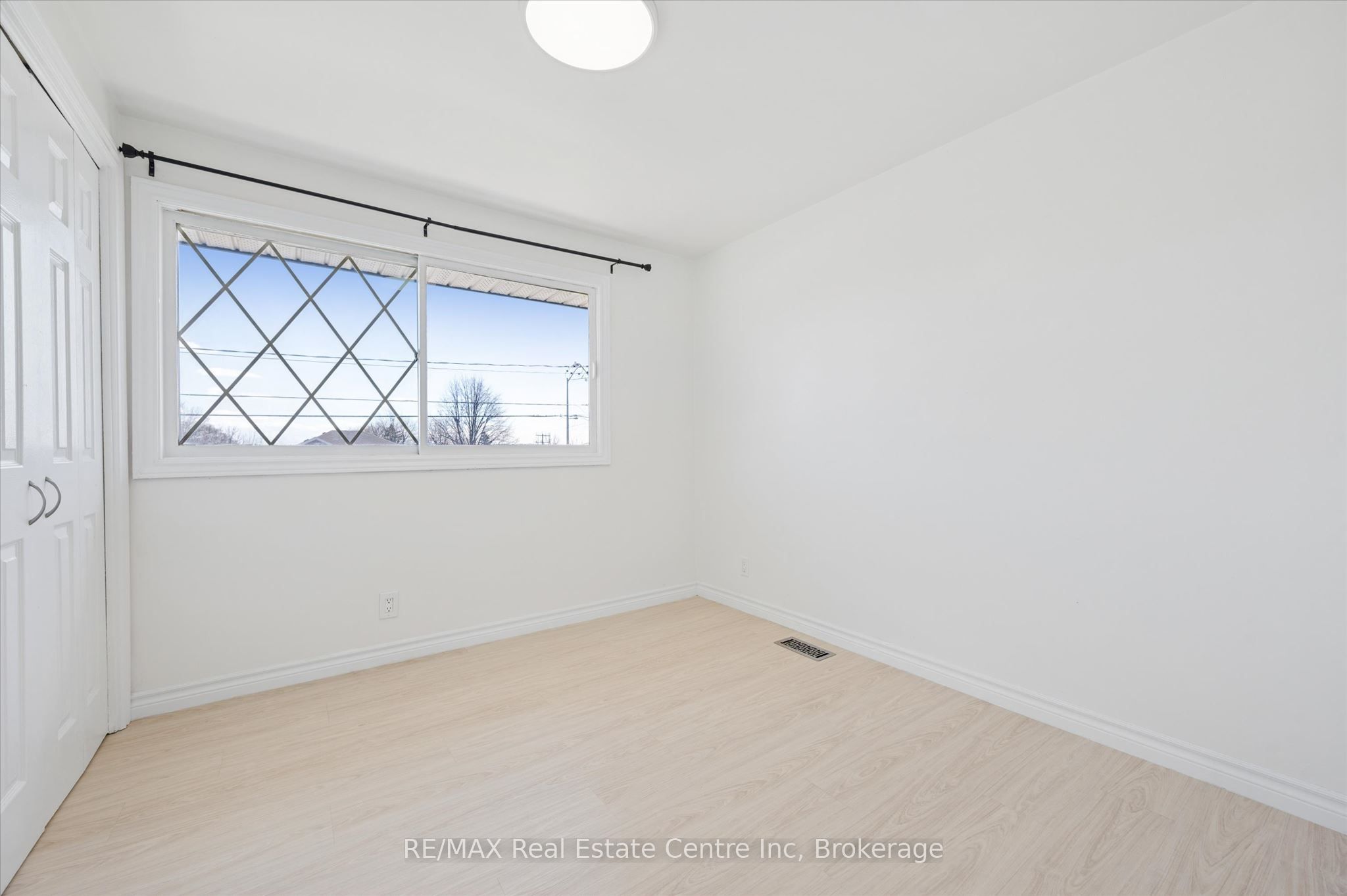 6 Eastview Road Property Photo 22