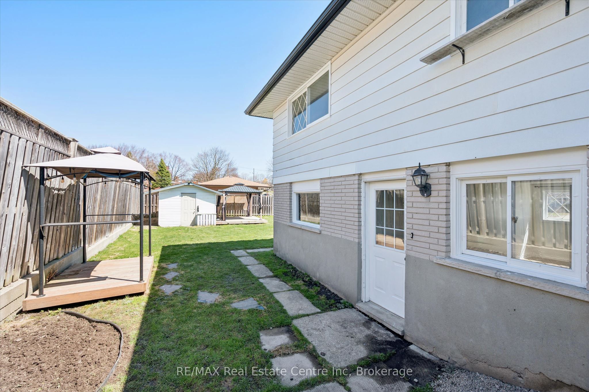 6 Eastview Road Property Photo 37