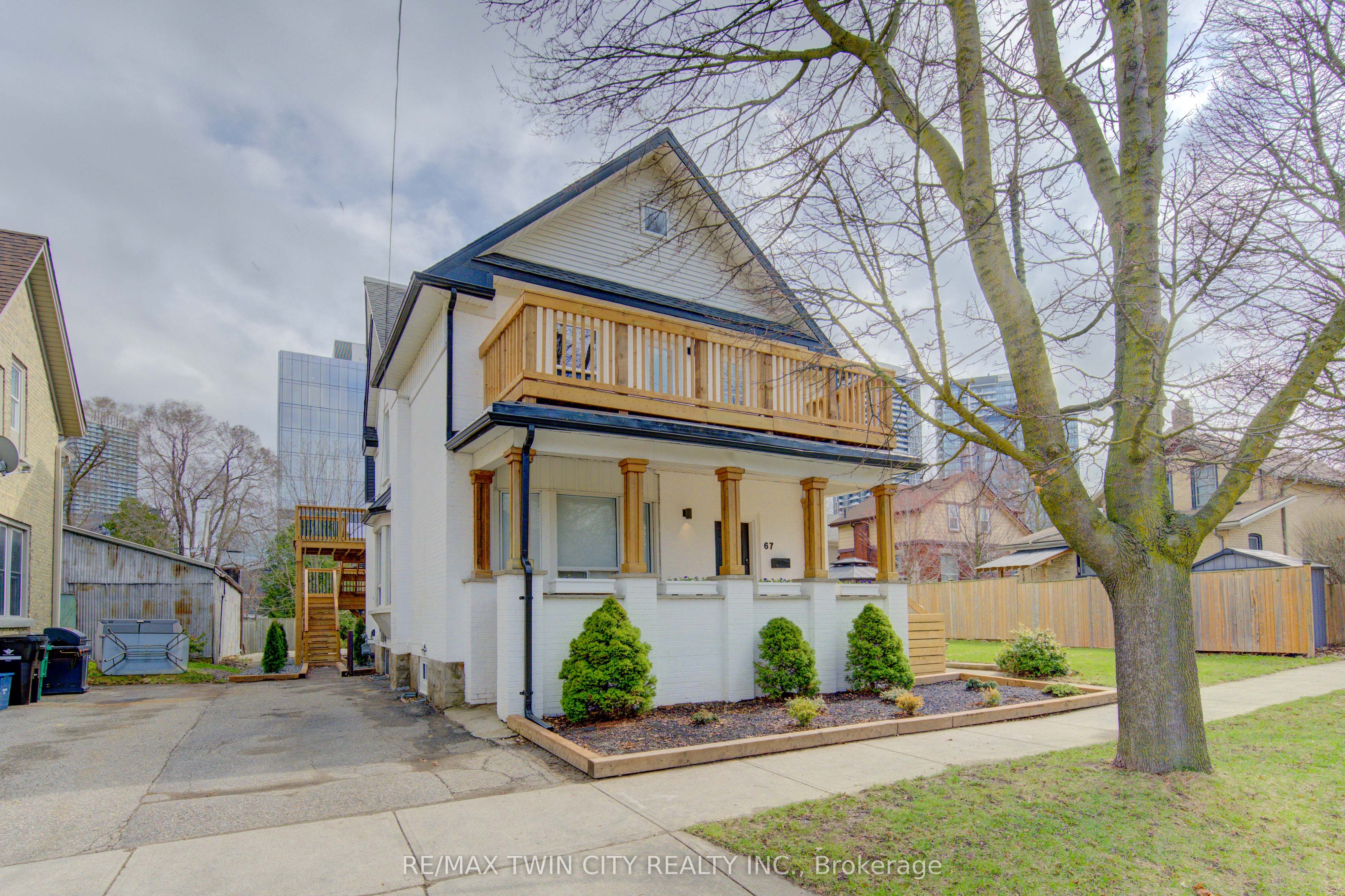 67 Louisa Street W