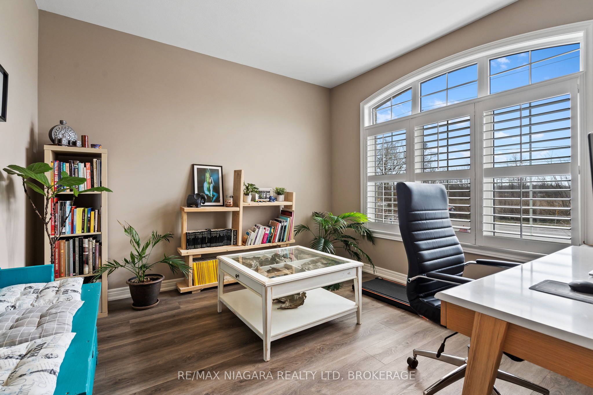4279 Willick Road Property Photo 4
