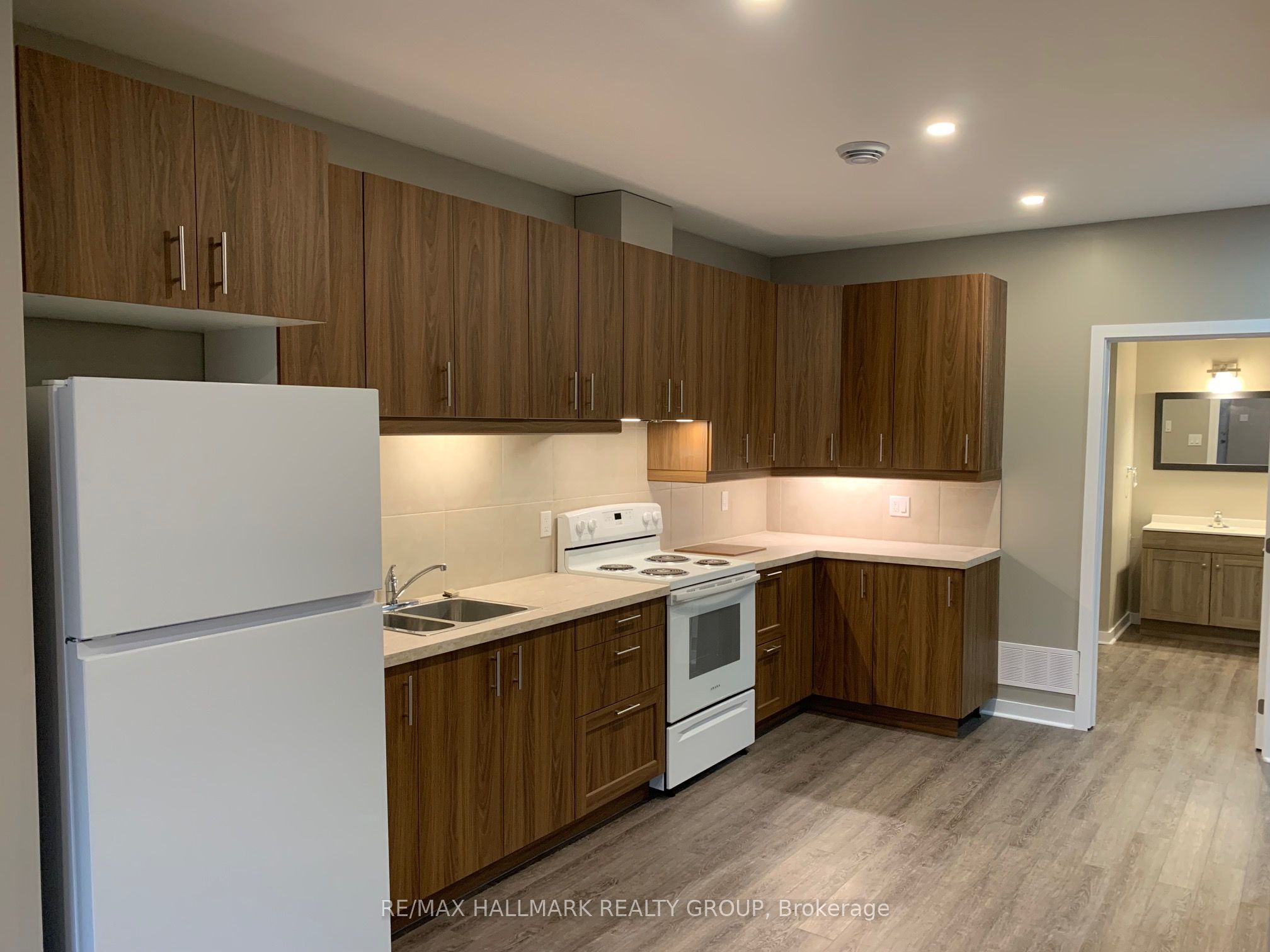 66 Queen Street Property Photo 23