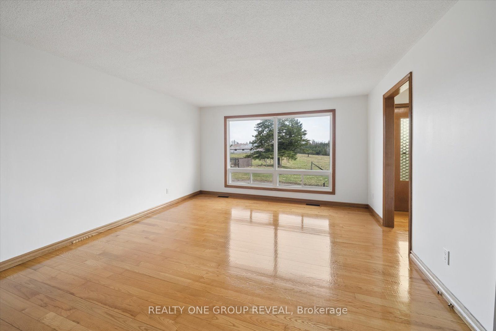 2469 Asphodel 11th Line Property Photo 9