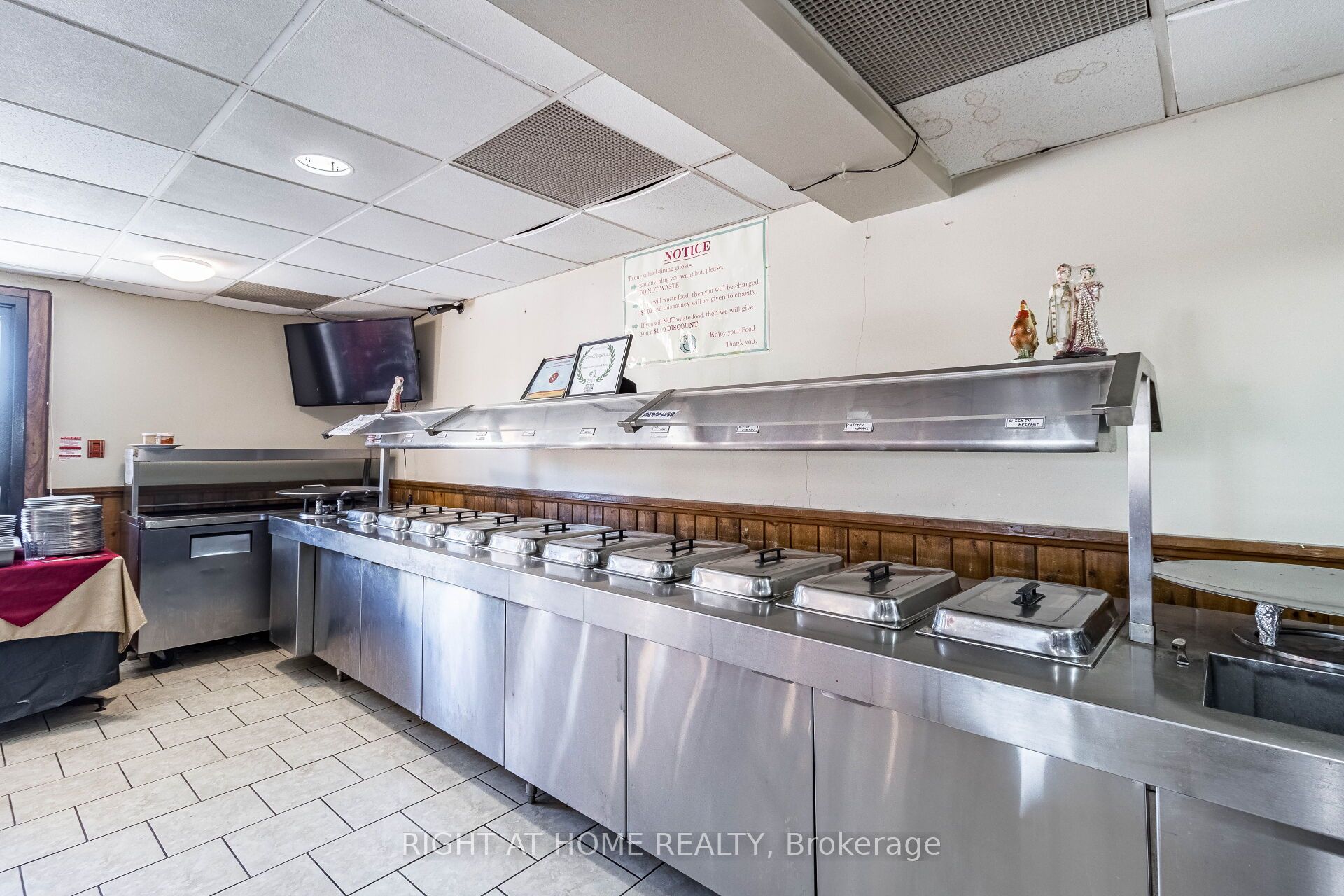 5951 Clark Avenue Property Photo 10