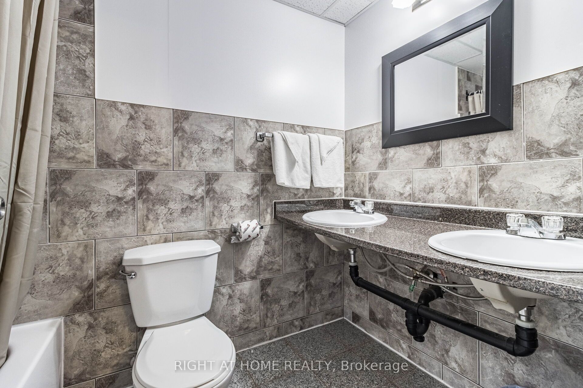 5951 Clark Avenue Property Photo 17