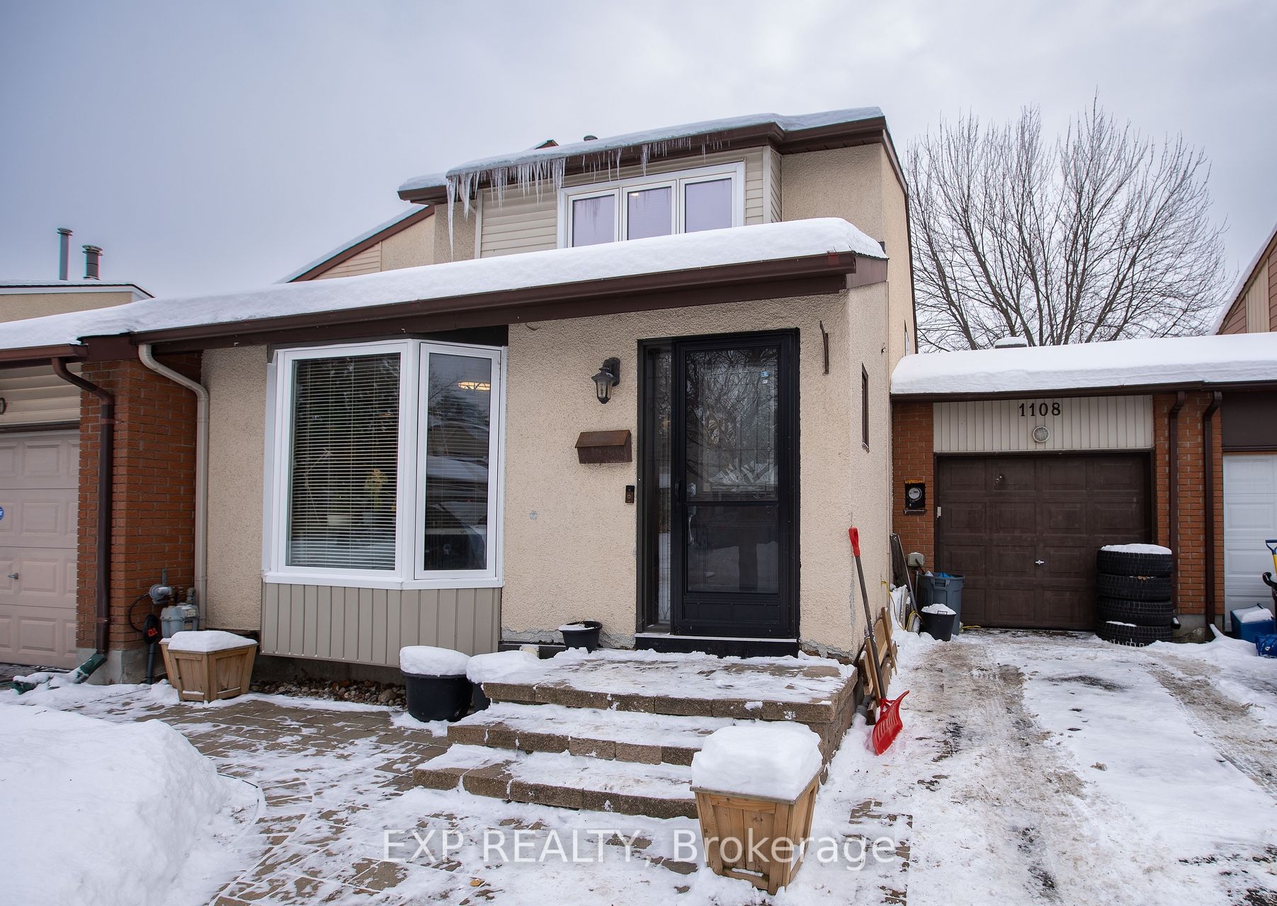 1108 Grenoble Crescent Property Photo 1