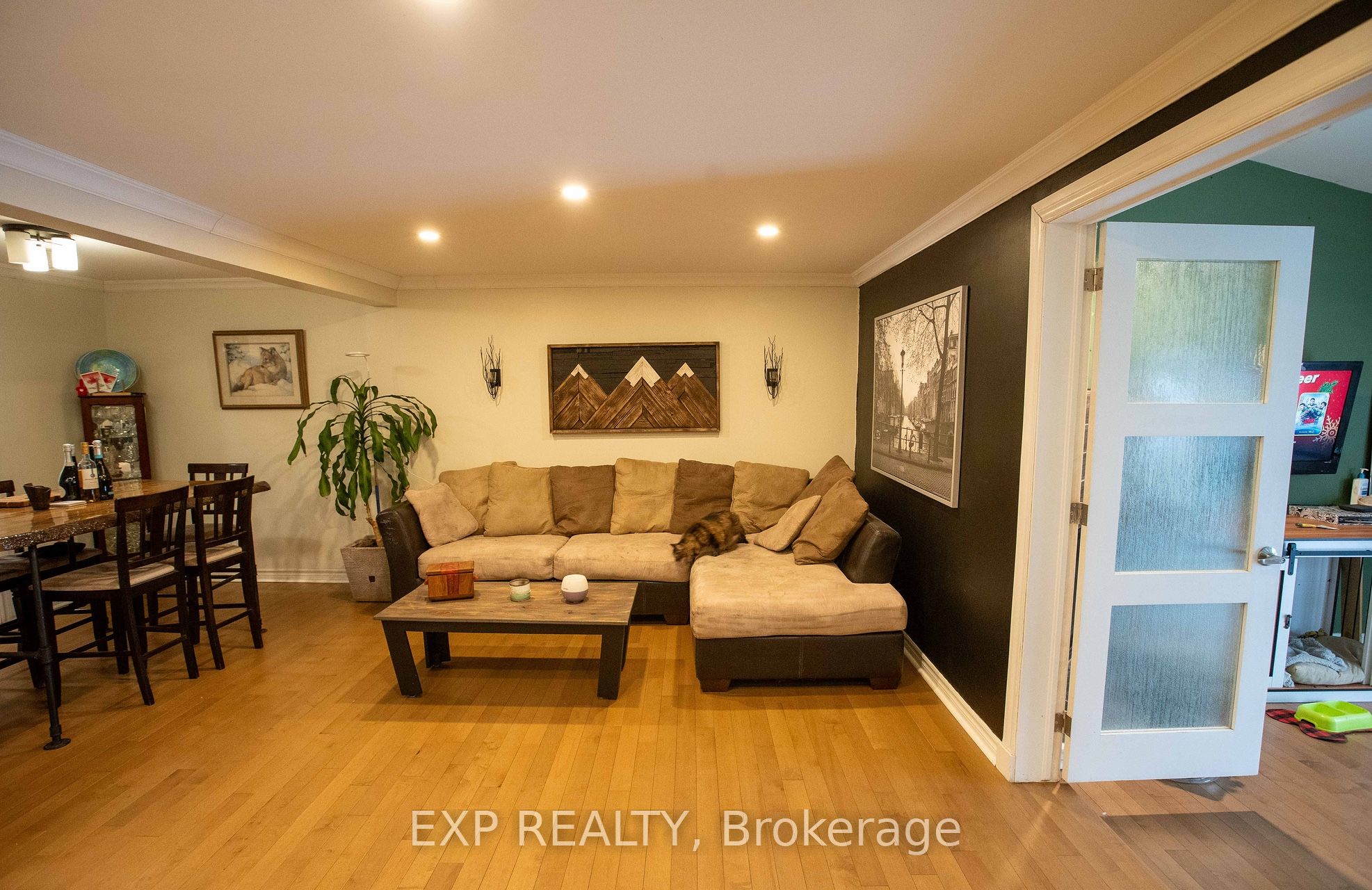 1108 Grenoble Crescent Property Photo 10