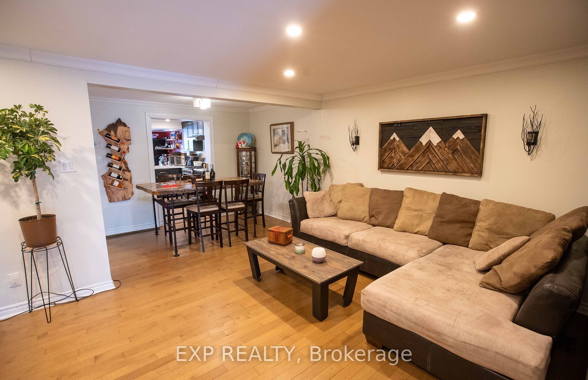 1108 Grenoble Crescent Property Photo 11
