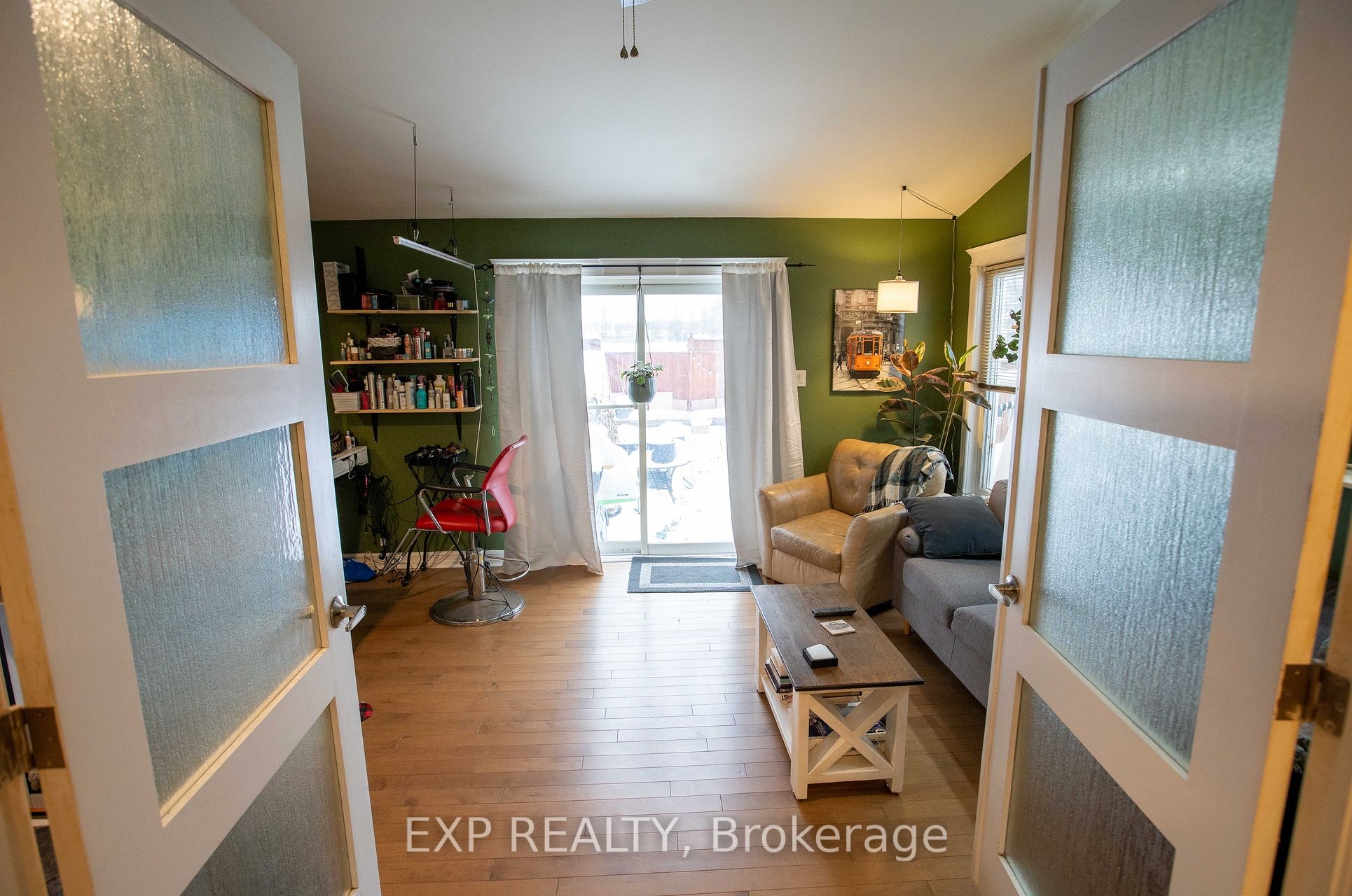 1108 Grenoble Crescent Property Photo 12