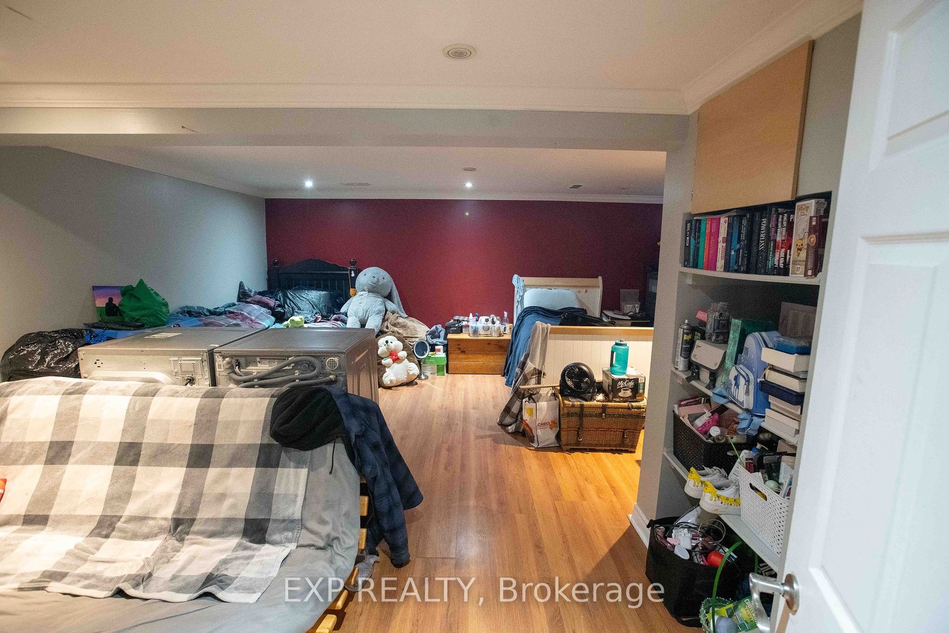1108 Grenoble Crescent Property Photo 18