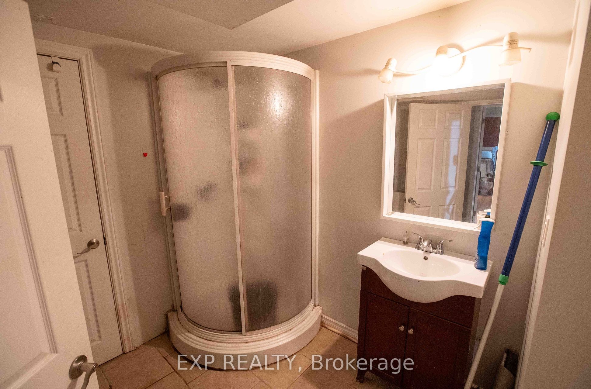 1108 Grenoble Crescent Property Photo 20