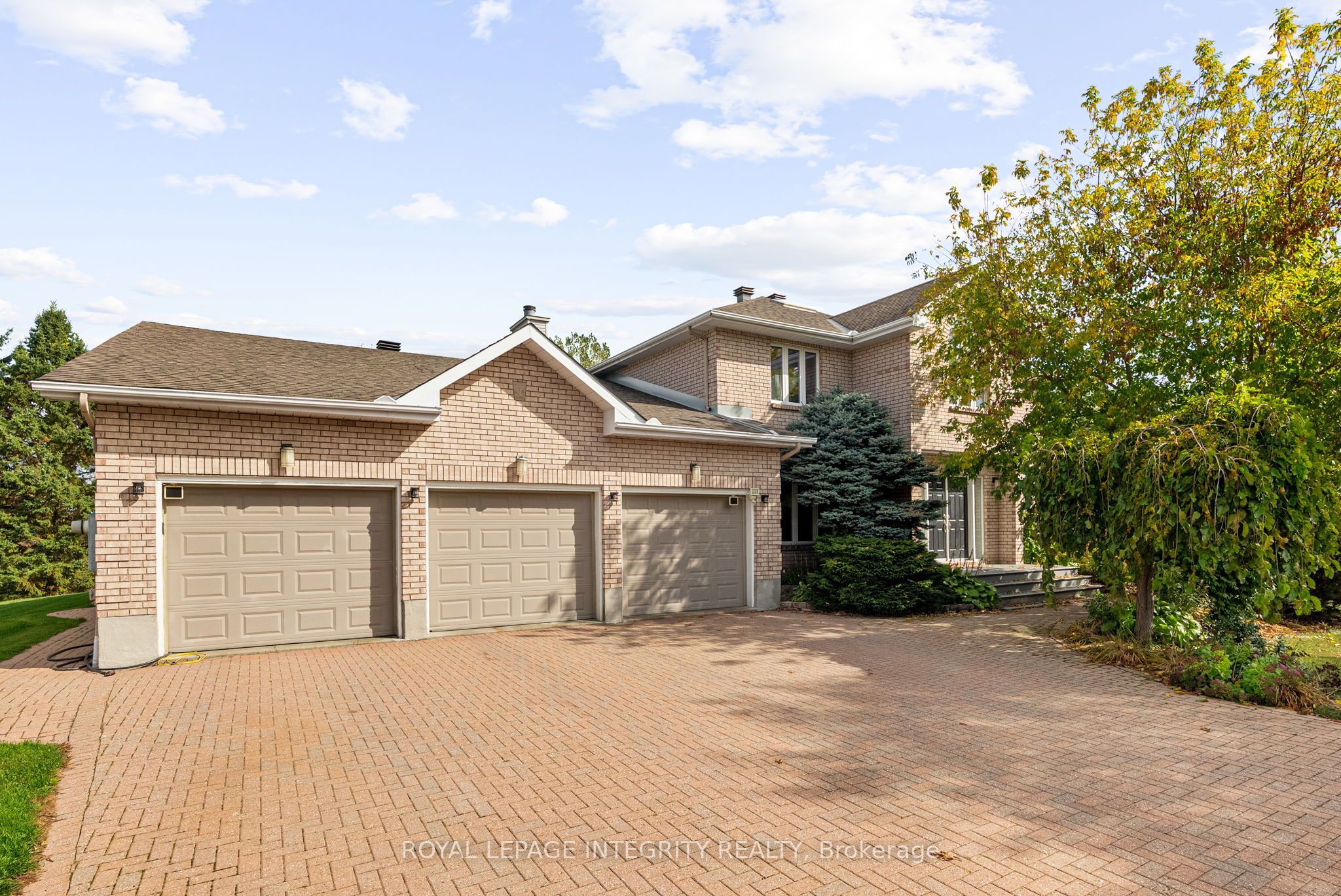 6 Marchbrook Circle Property Photo 1