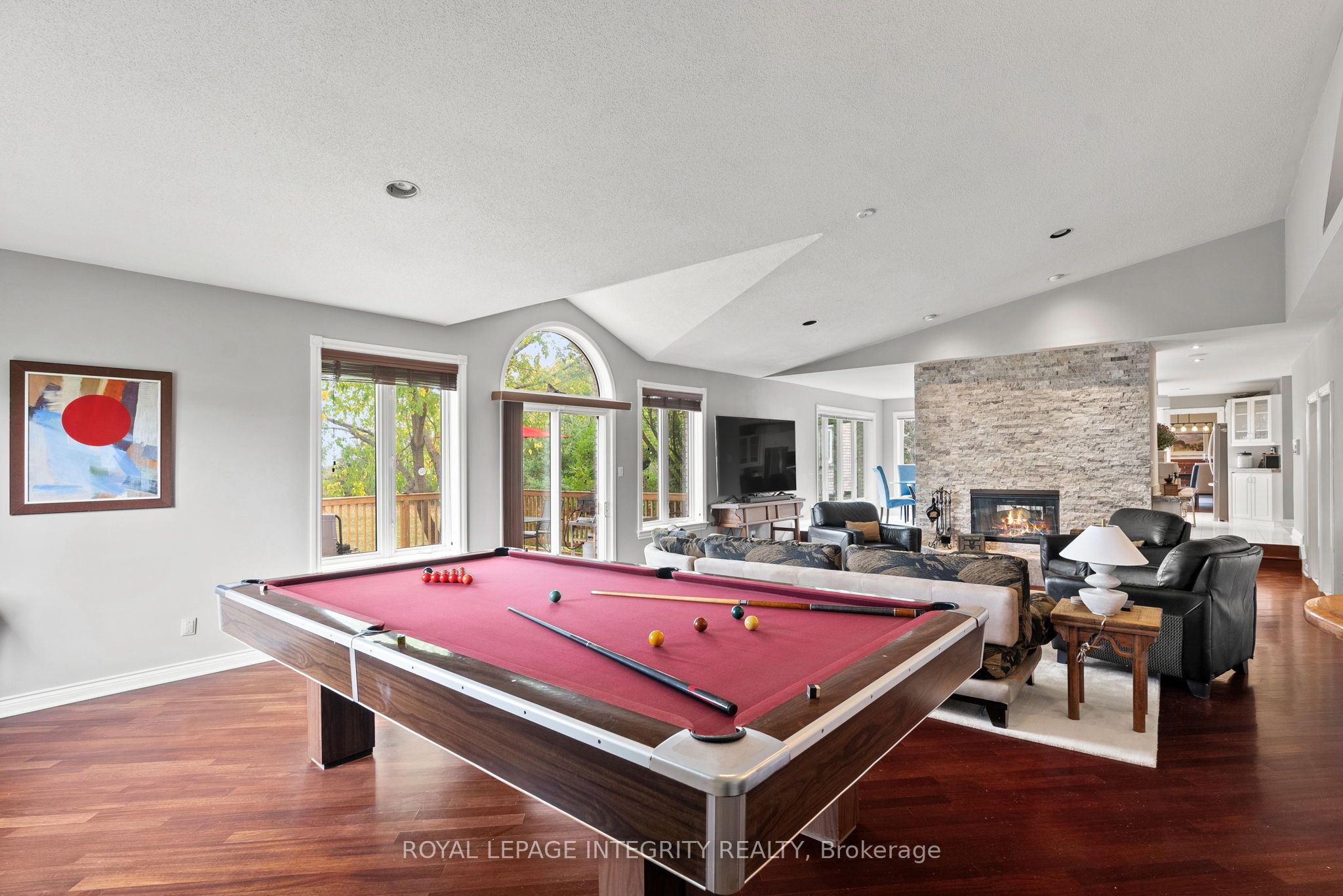 6 Marchbrook Circle Property Photo 7