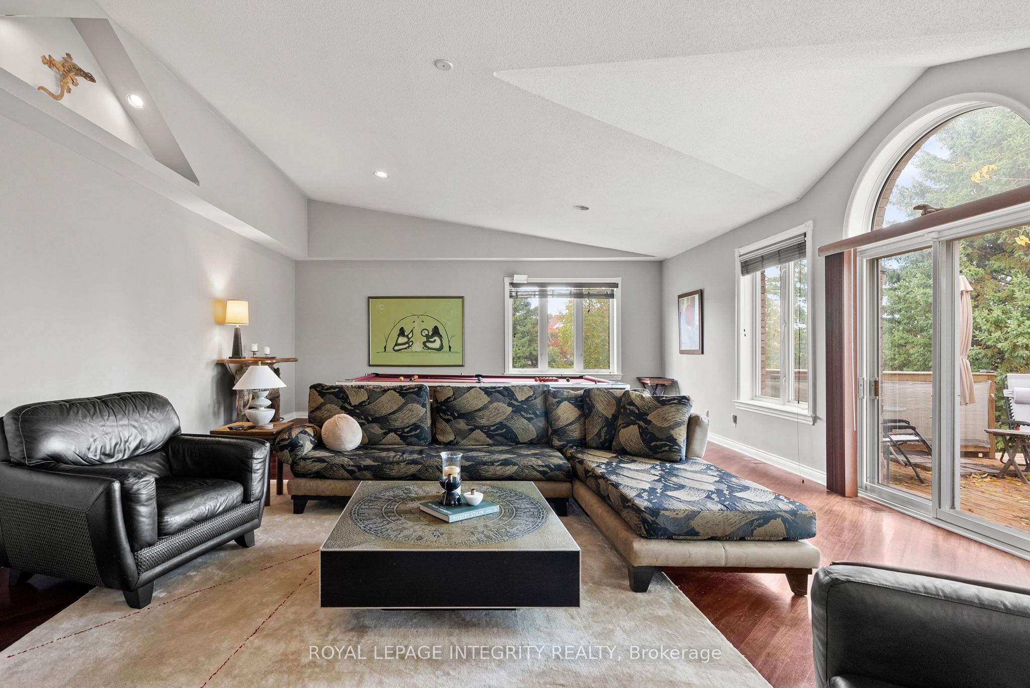 6 Marchbrook Circle Property Photo 11