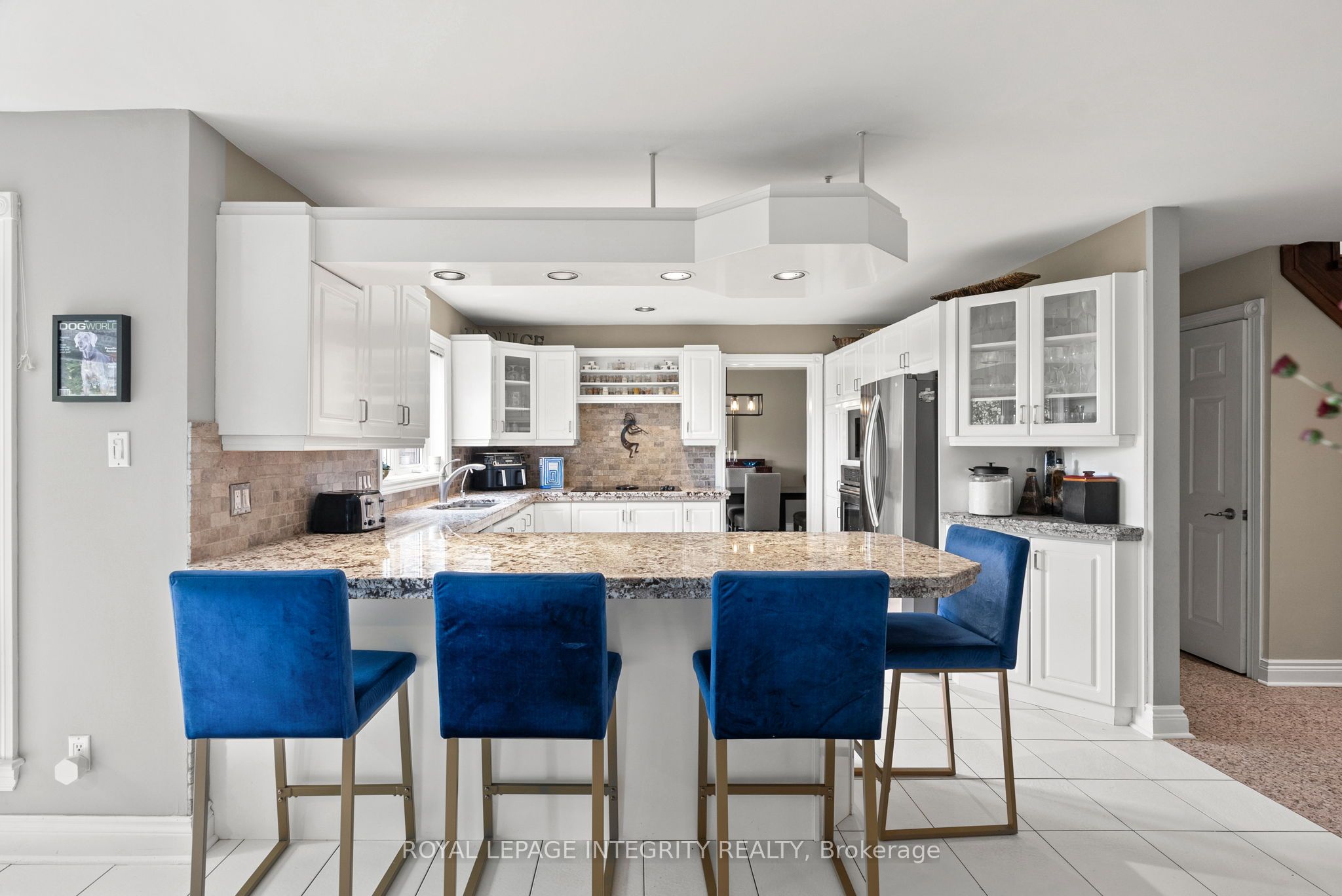 6 Marchbrook Circle Property Photo 23