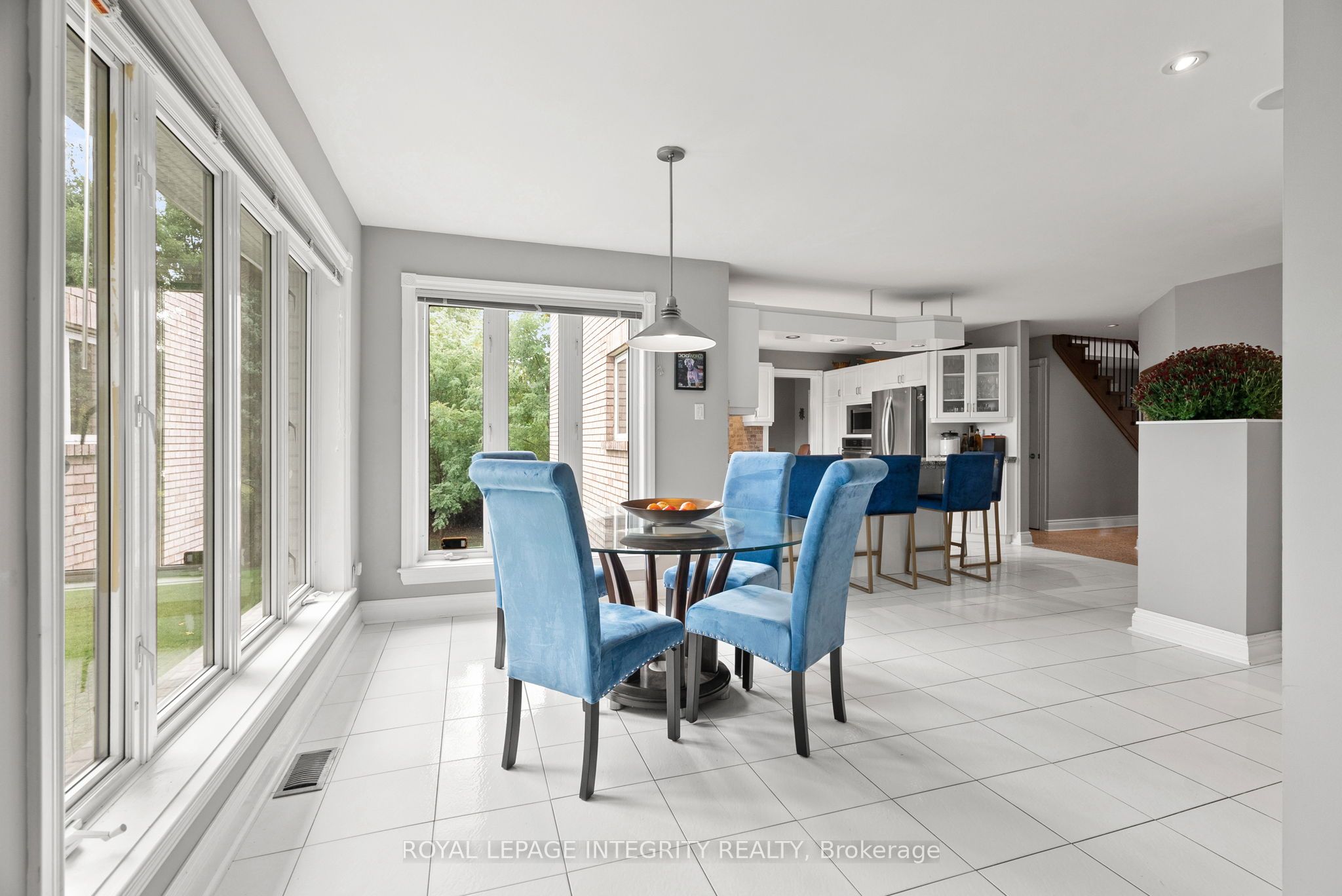 6 Marchbrook Circle Property Photo 27