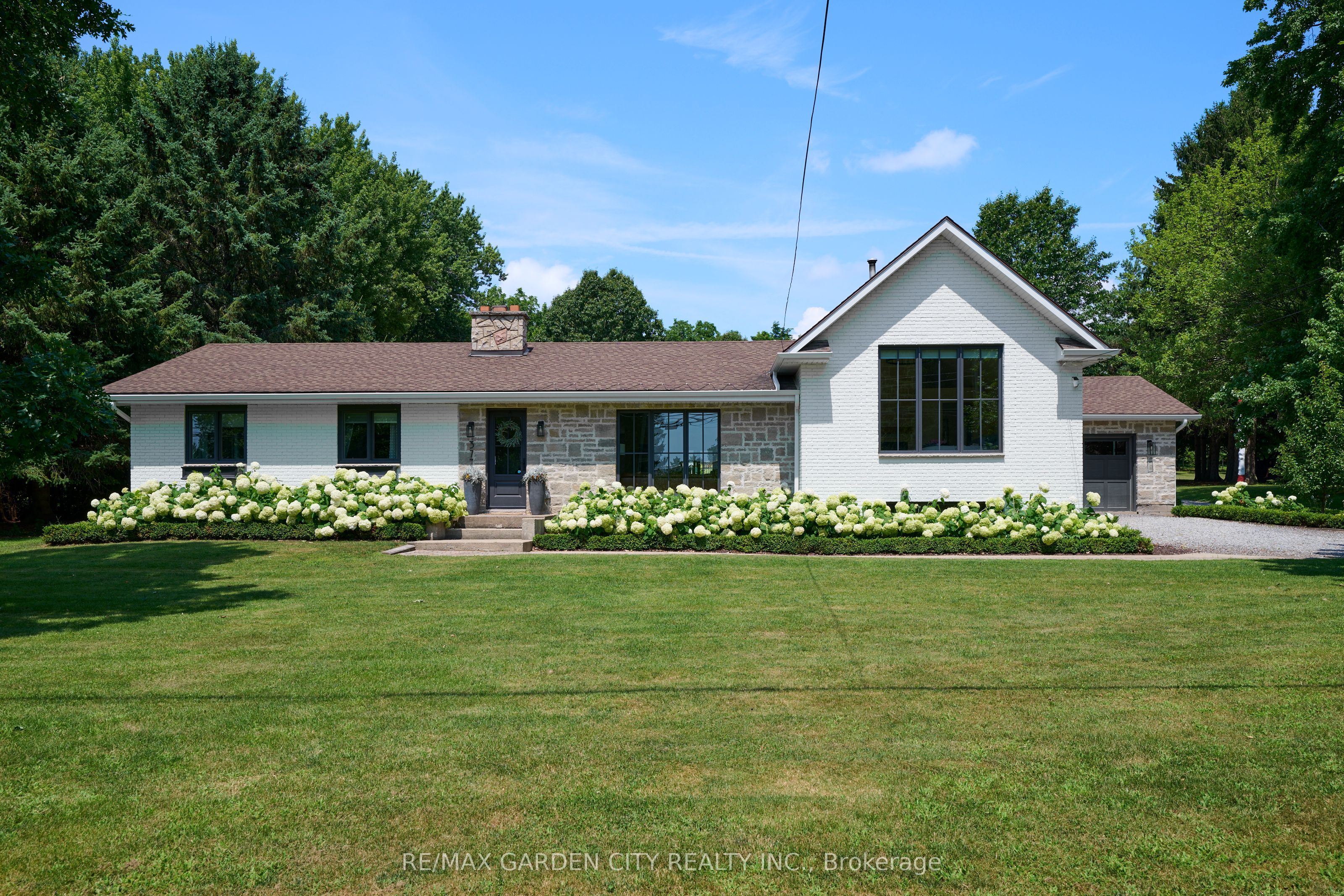377 Canboro Road Property Photo 1