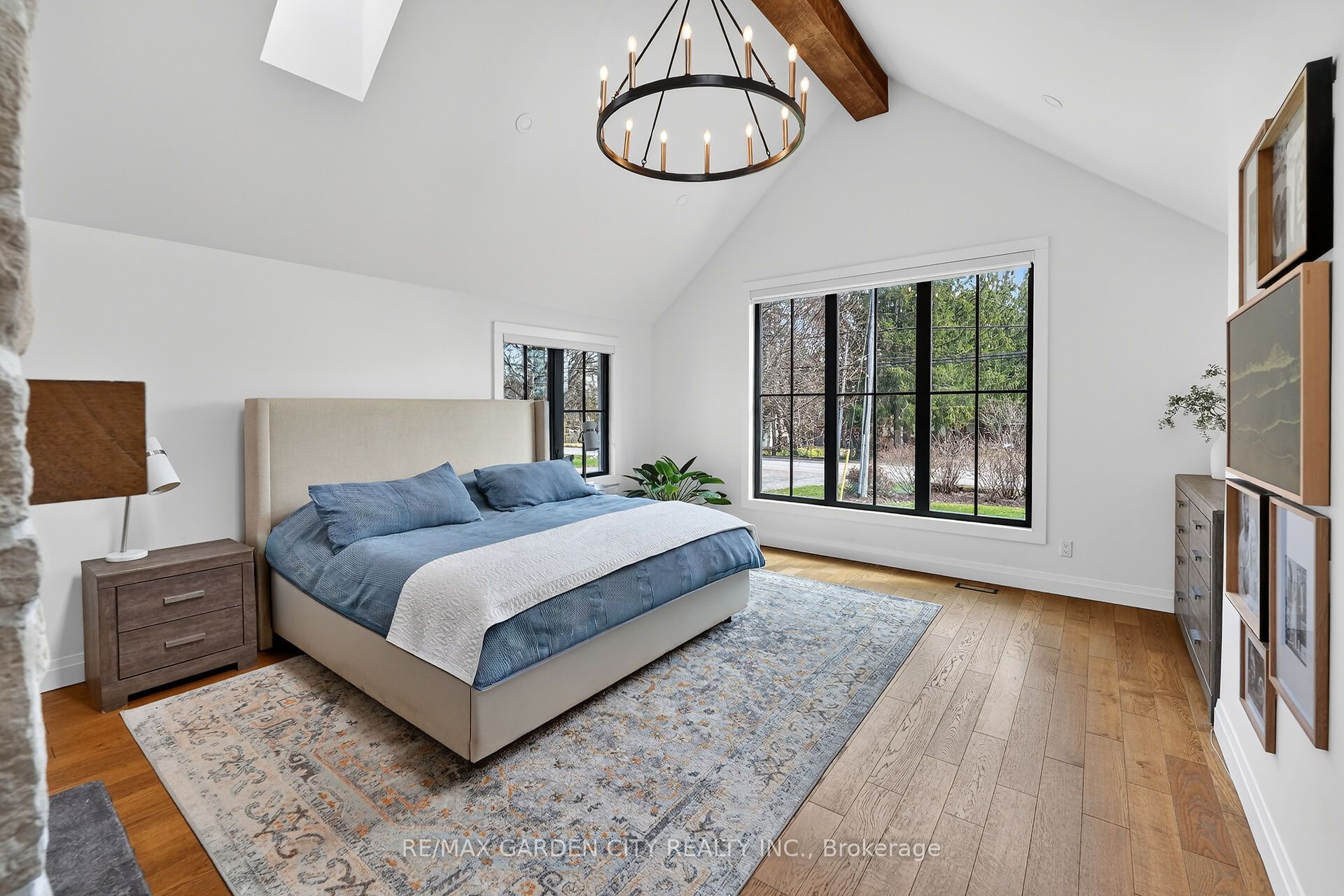 377 Canboro Road Property Photo 11