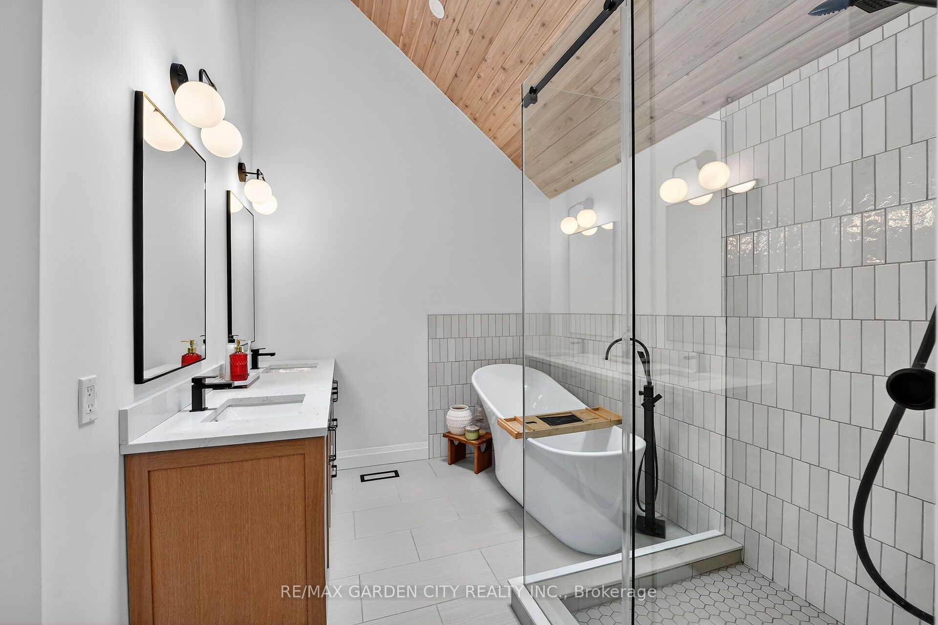 377 Canboro Road Property Photo 13